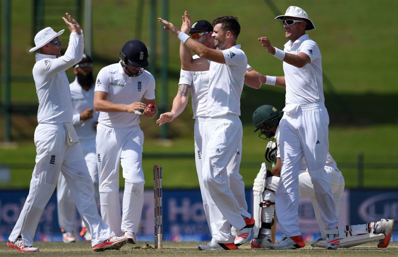 James Anderson removed Shan Masood for the second time, Pakistan v England, 1st Test, Abu Dhabi, 5th day, October 17, 2015