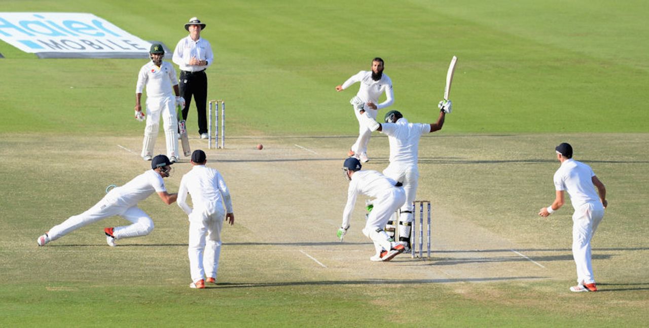 Jonny Bairstow dives forward at short leg to catch Wahab Riaz, Pakistan v England, 1st Test, Abu Dhabi, 5th day, October 1, 2015