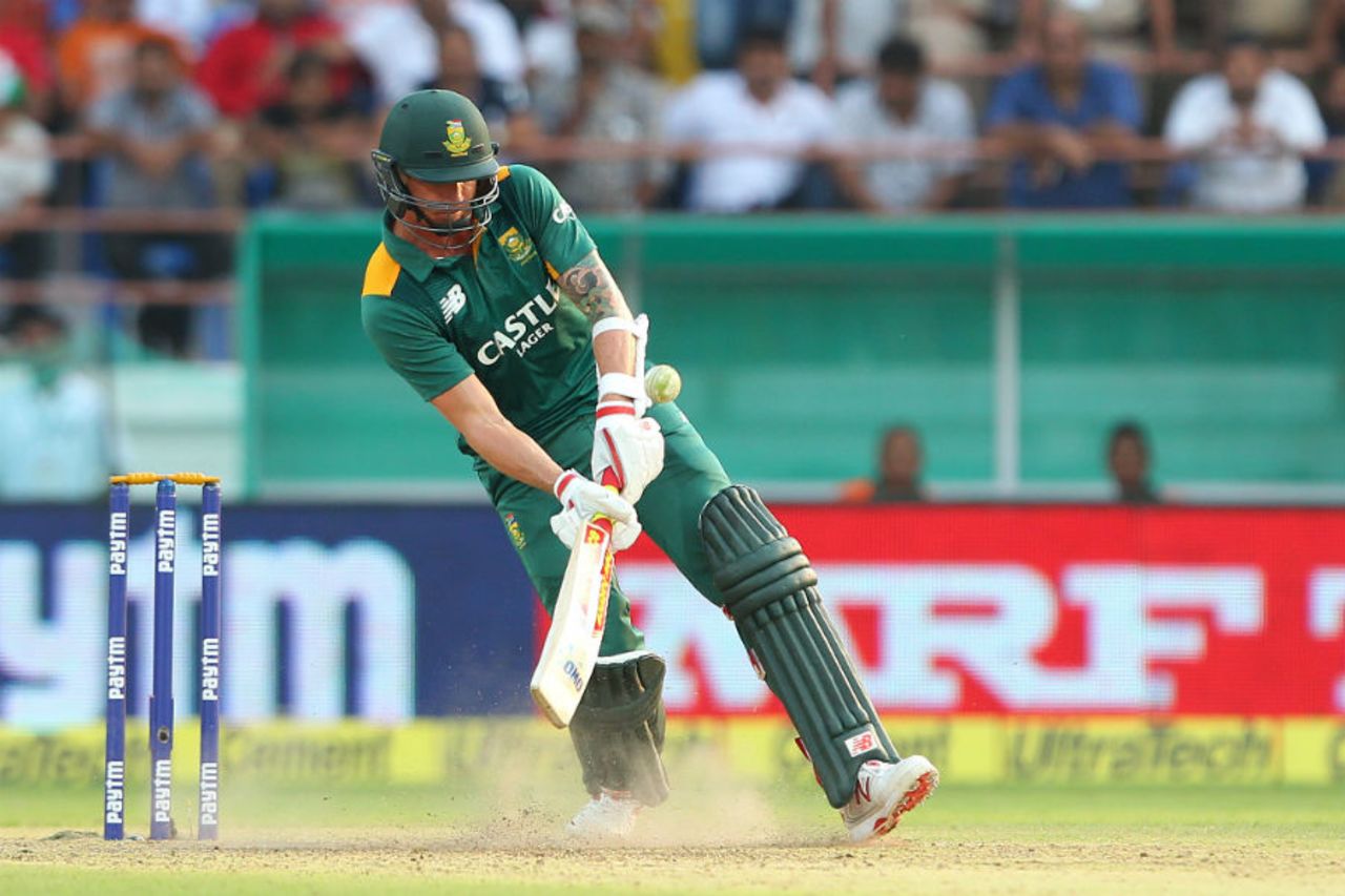 A taste of his own medicine: Dale Steyn digs out a yorker, India v South Africa, 3rd ODI, Rajkot, October 18, 2015
