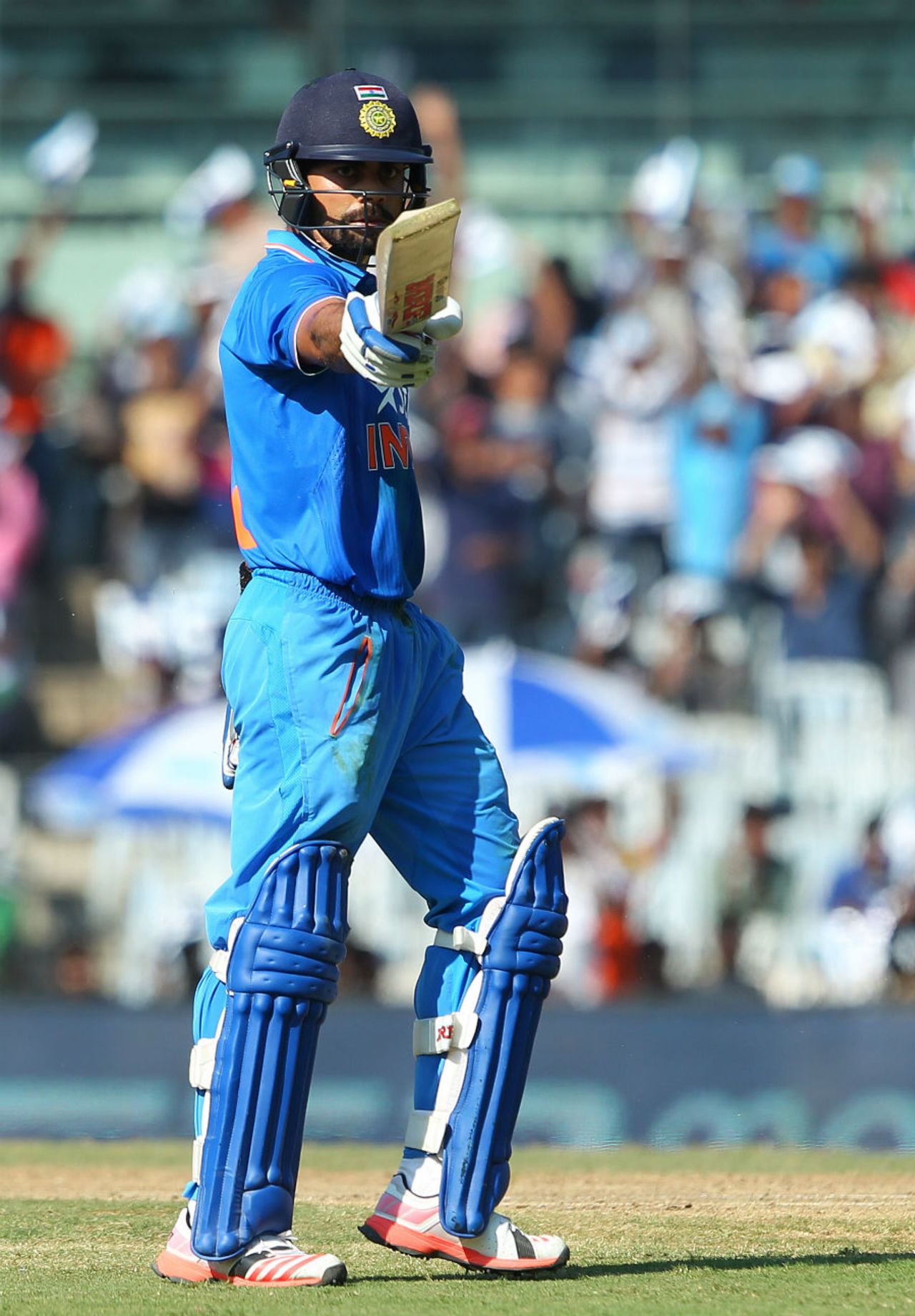 Virat Kohli acknowledges the crowd after getting to fifty, India v South Africa, 4th ODI, Chennai, October 22, 2015