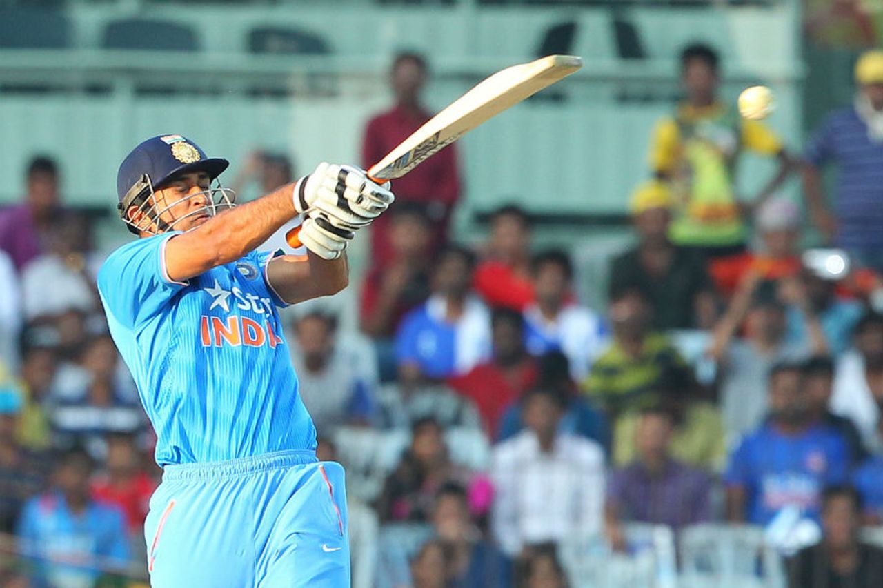 MS Dhoni pulls for four, India v South Africa, 4th ODI, Chennai, October 22, 2015