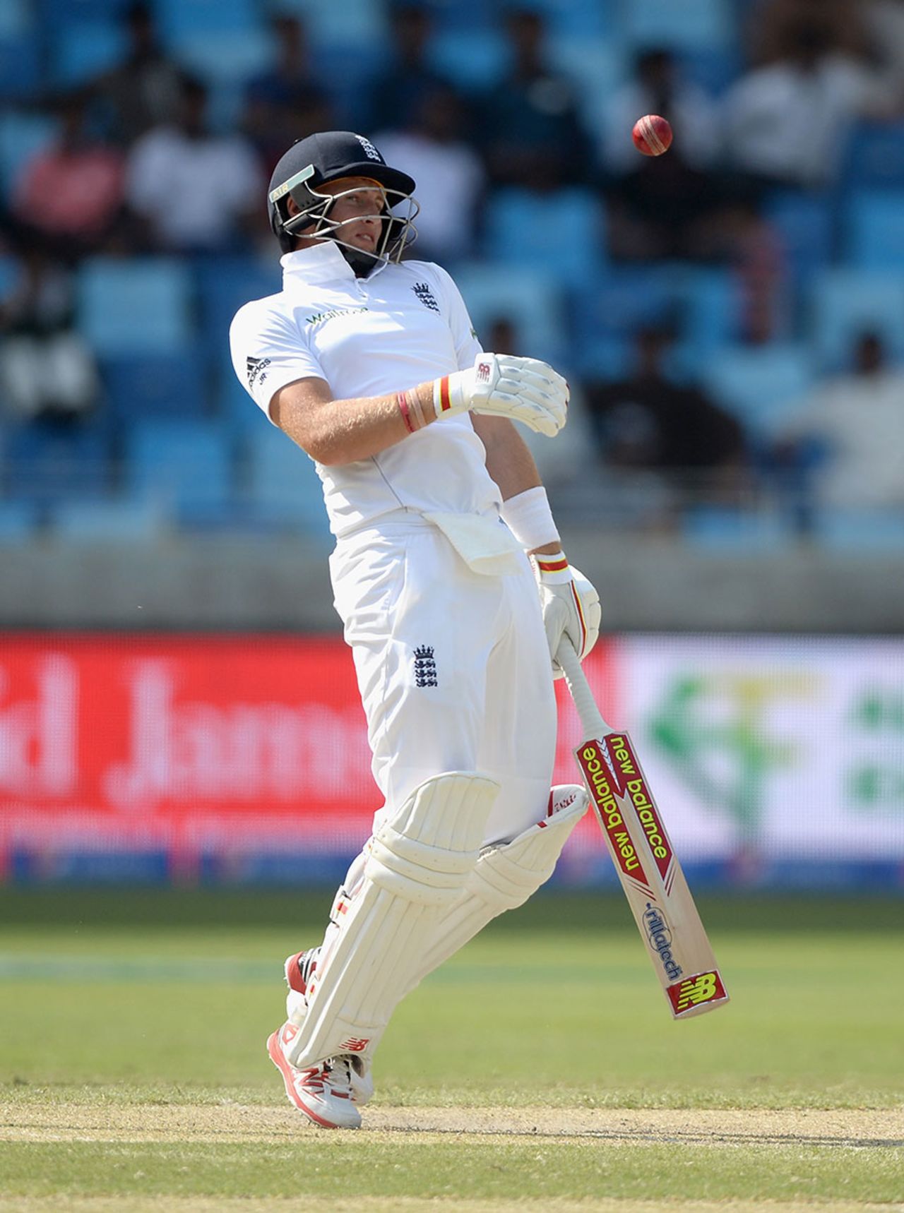 Joe Root was given a torrid time by a fired-up Wahab Riaz, Pakistan v England, 2nd Test, Dubai, 2nd day, October 23, 2015