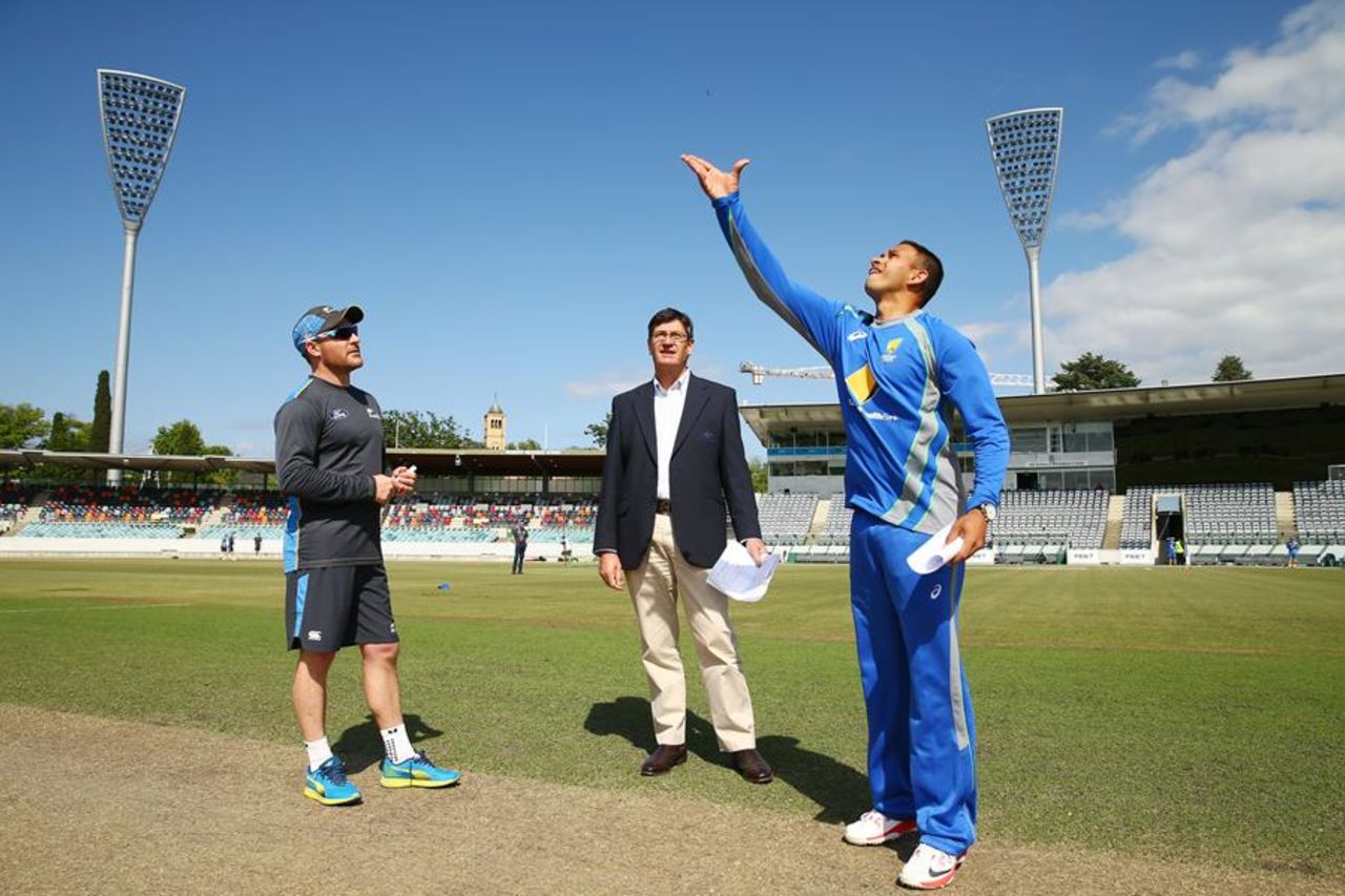 Brendon McCullum and Usman Khawaja at the toss, Cricket Australia XI v New Zealand, Canberra, October 24, 2015
