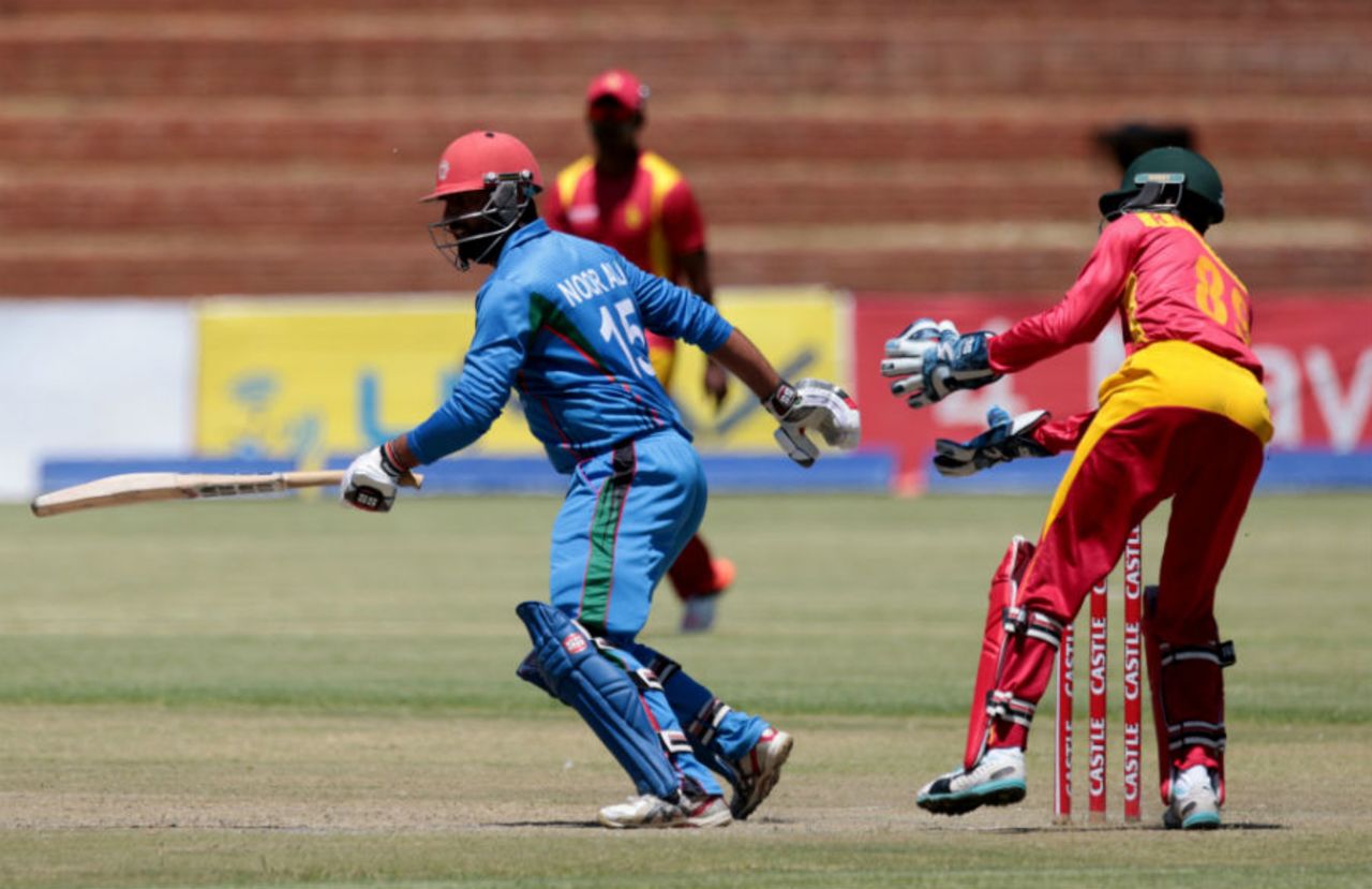 Noor Ali Zadran sets off for a single, Zimbabwe v Afghanistan, 5th ODI, Bulawayo, October 24, 2015