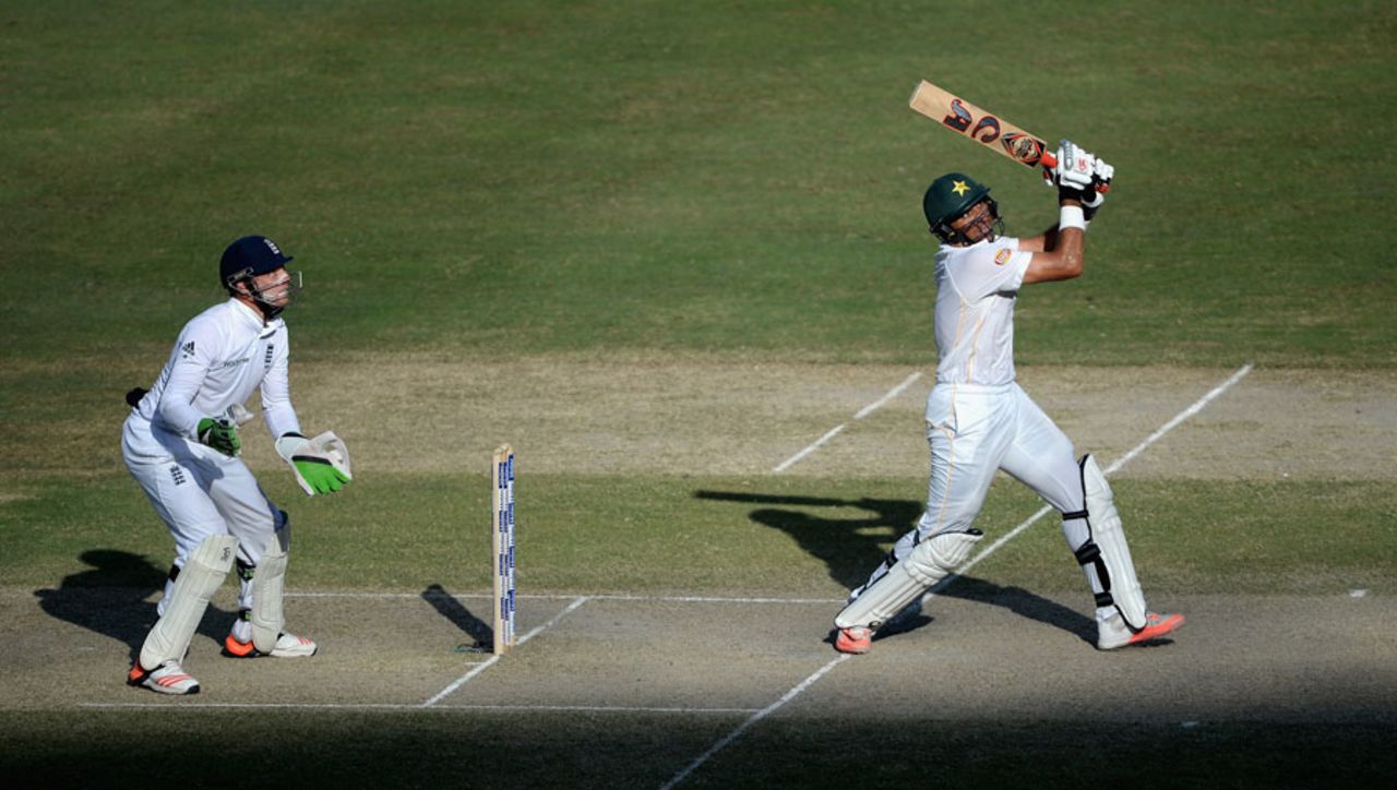 Misbah-ul-Haq passed fifty for the second time in the match, Pakistan v England, 2nd Test, Dubai, 3rd day, October 24, 2015