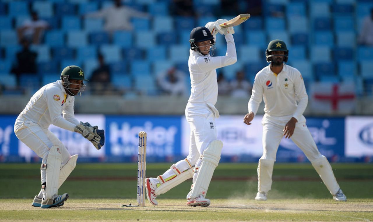 Joe Root provided graceful resistance for England, Pakistan v England, 2nd Test, Dubai, 4th day, October 25, 2015