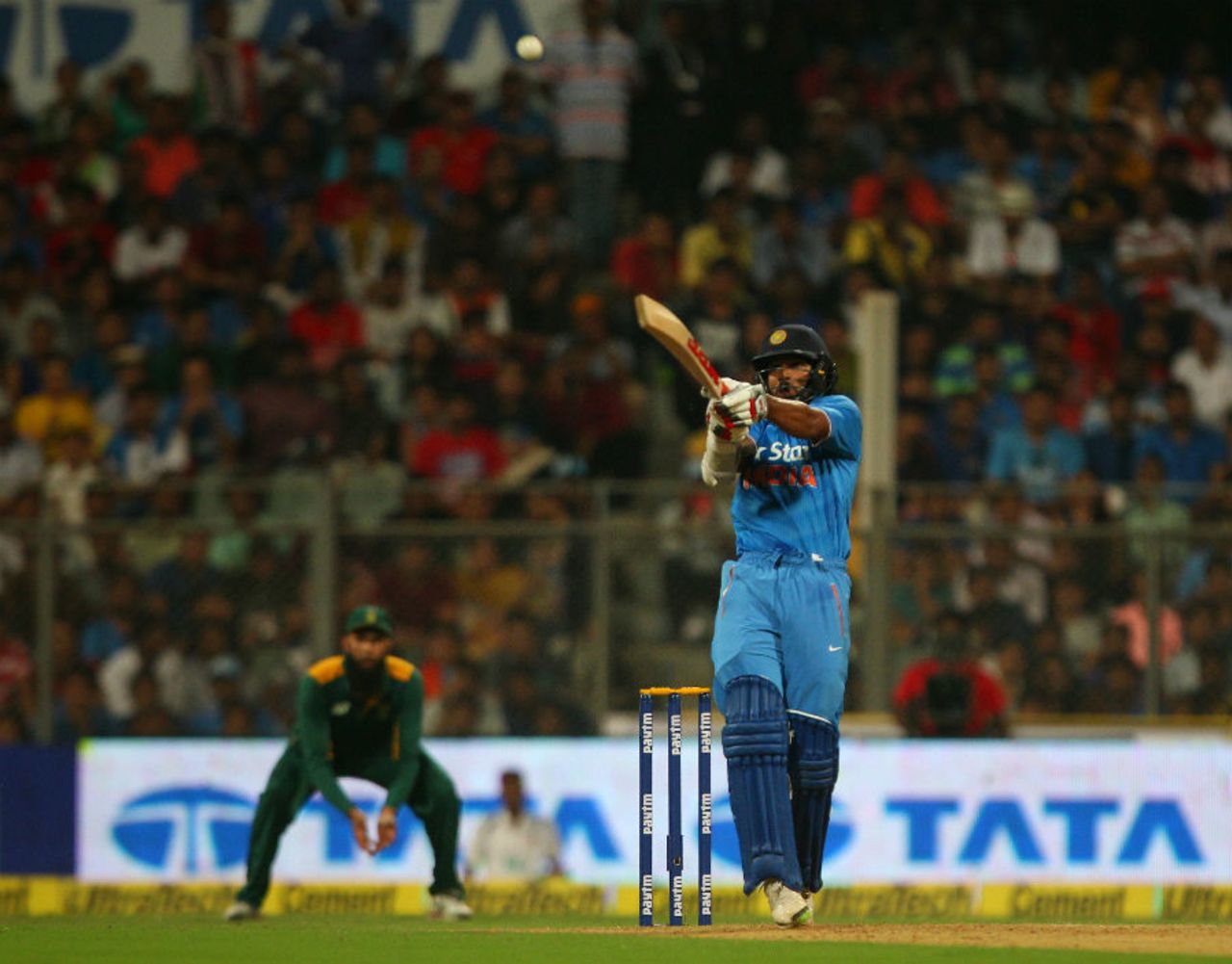 Shikhar Dhawan made a brisk 60, India v South Africa, 5th ODI, Mumbai, October 25, 2015