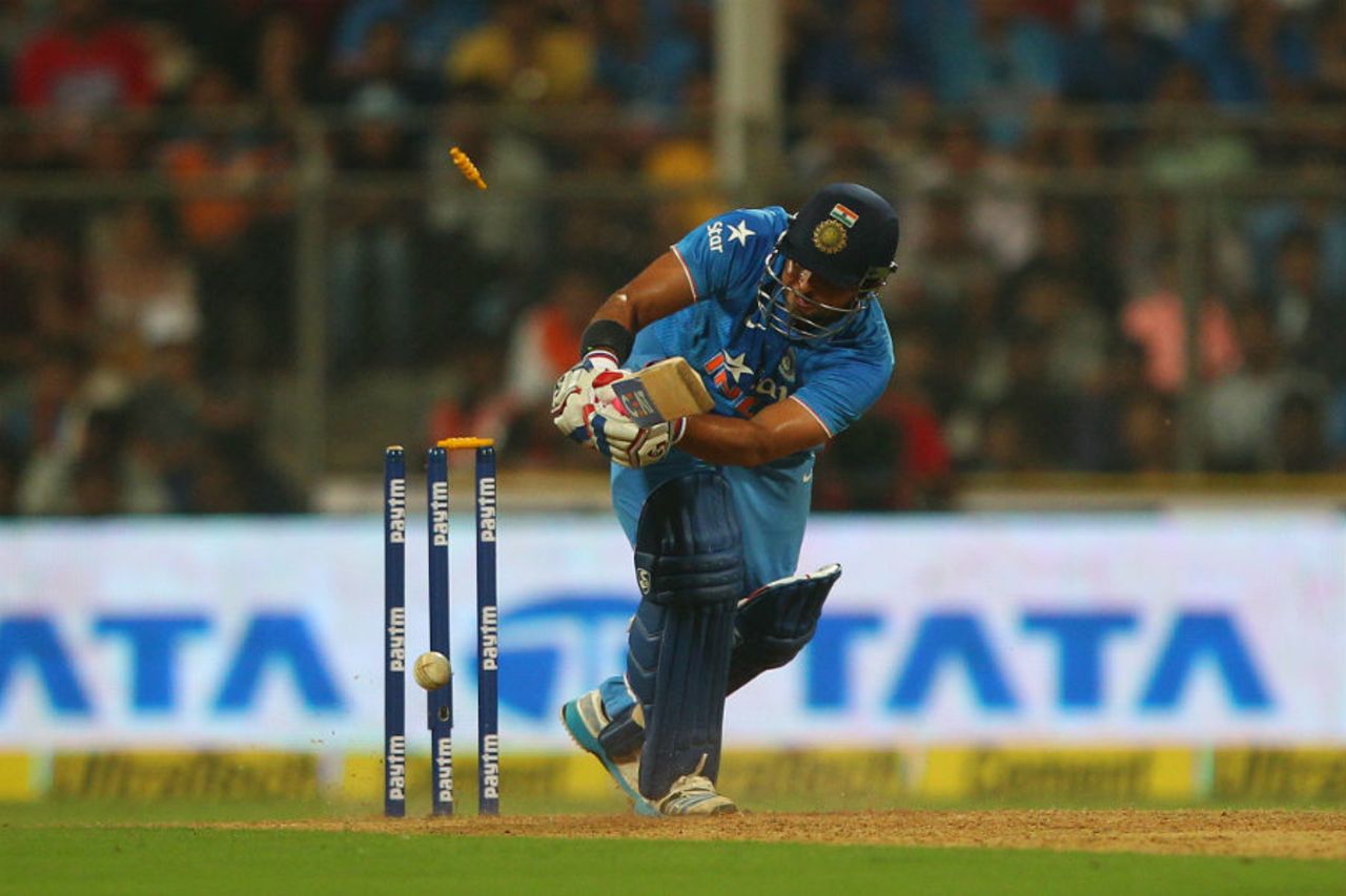 Suresh Raina was bowled around his legs, India v South Africa, 5th ODI, Mumbai, October 25, 2015