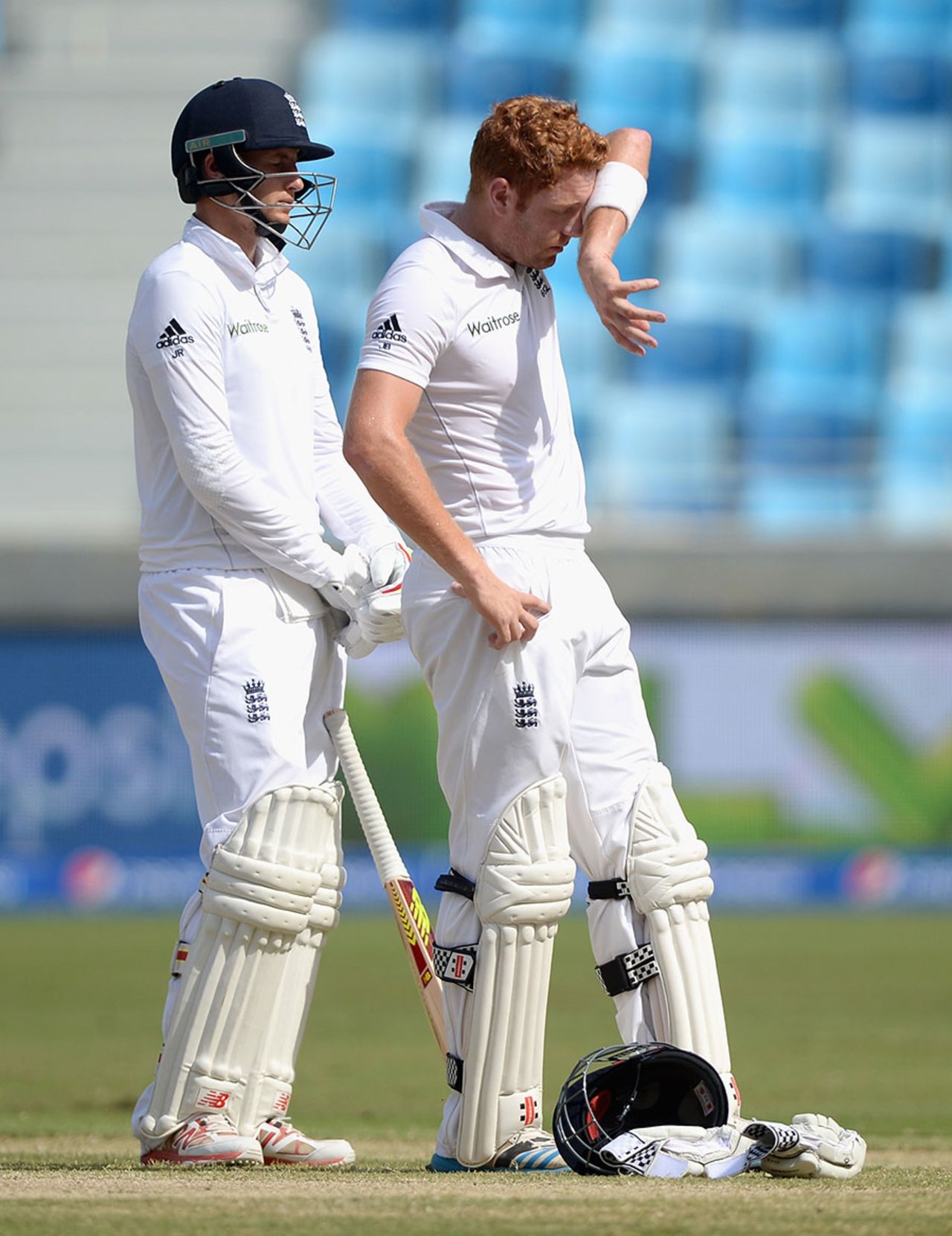 Joe Root and Jonny Bairstow battled hard for the first hour of the fifth day, Pakistan v England, 2nd Test, Dubai, 5th day, October 26, 2015