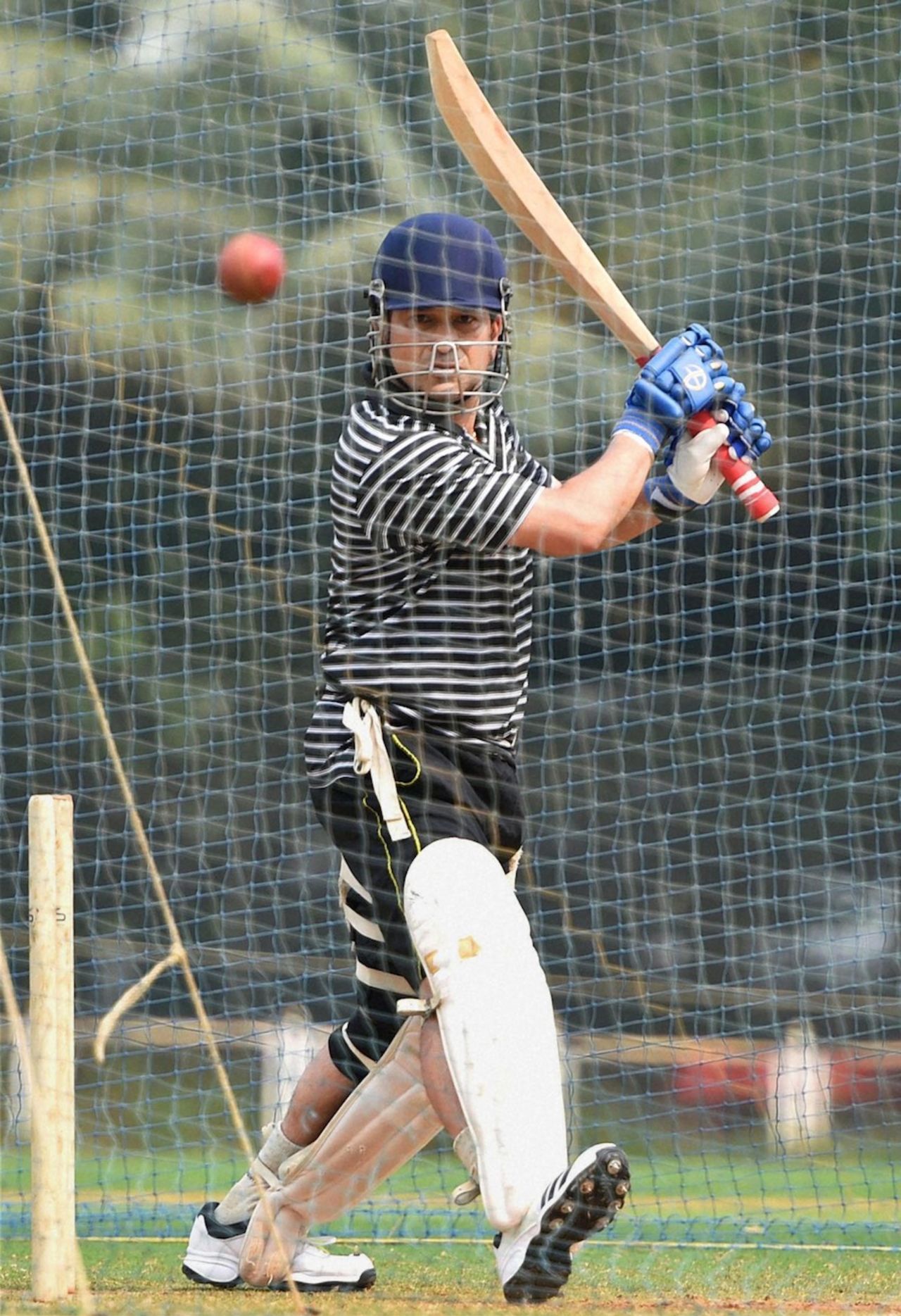Sachin Tendulkar prepares for the Cricket All-Stars Series, Mumbai, October 27, 2015