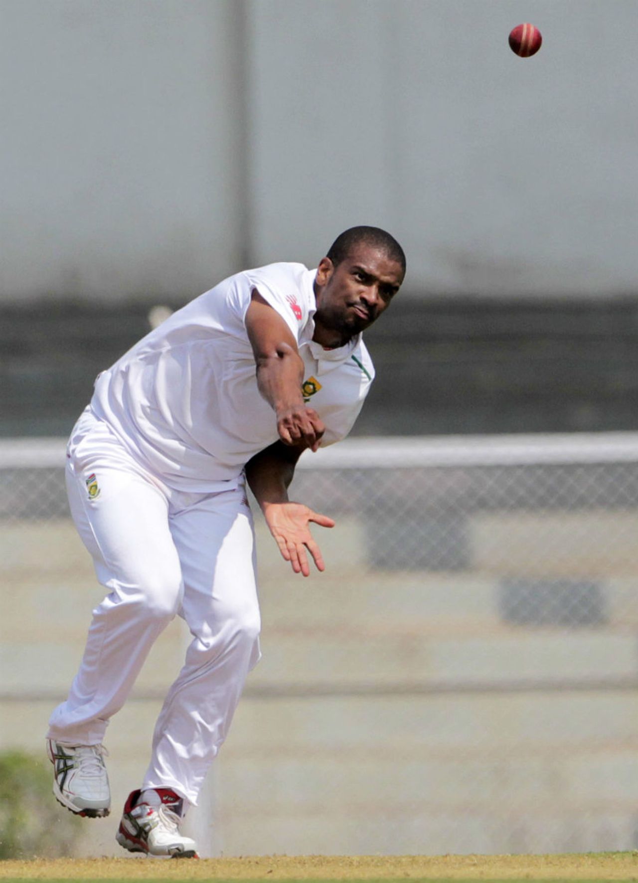 Vernon Philander sends one down, Indian Board President's XI v South Africans, Mumbai, October 30, 2015, day 1