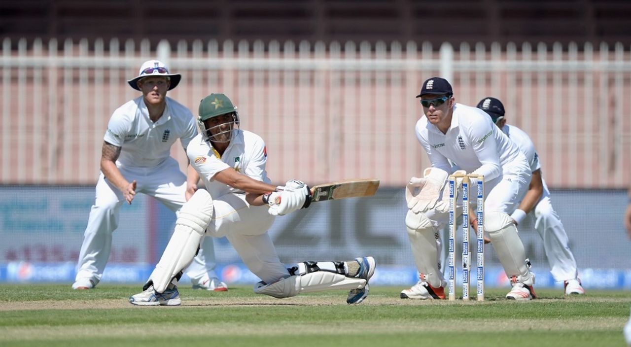 Younis Khan goes low for a sweep, Pakistan v England, third Test, Sharjah, 1st day, November 1, 2015