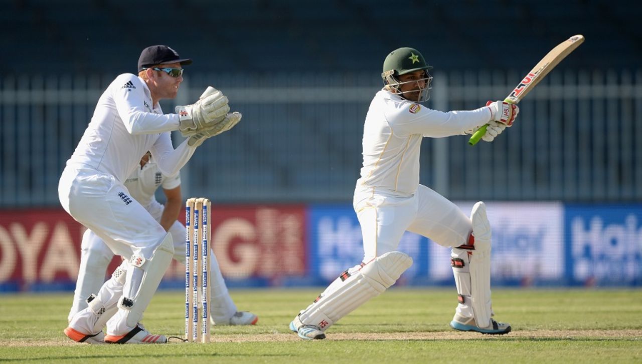 Sarfraz Ahmed kept the scorecard ticking, Pakistan v England, third Test, Sharjah, 1st day, November 1, 2015