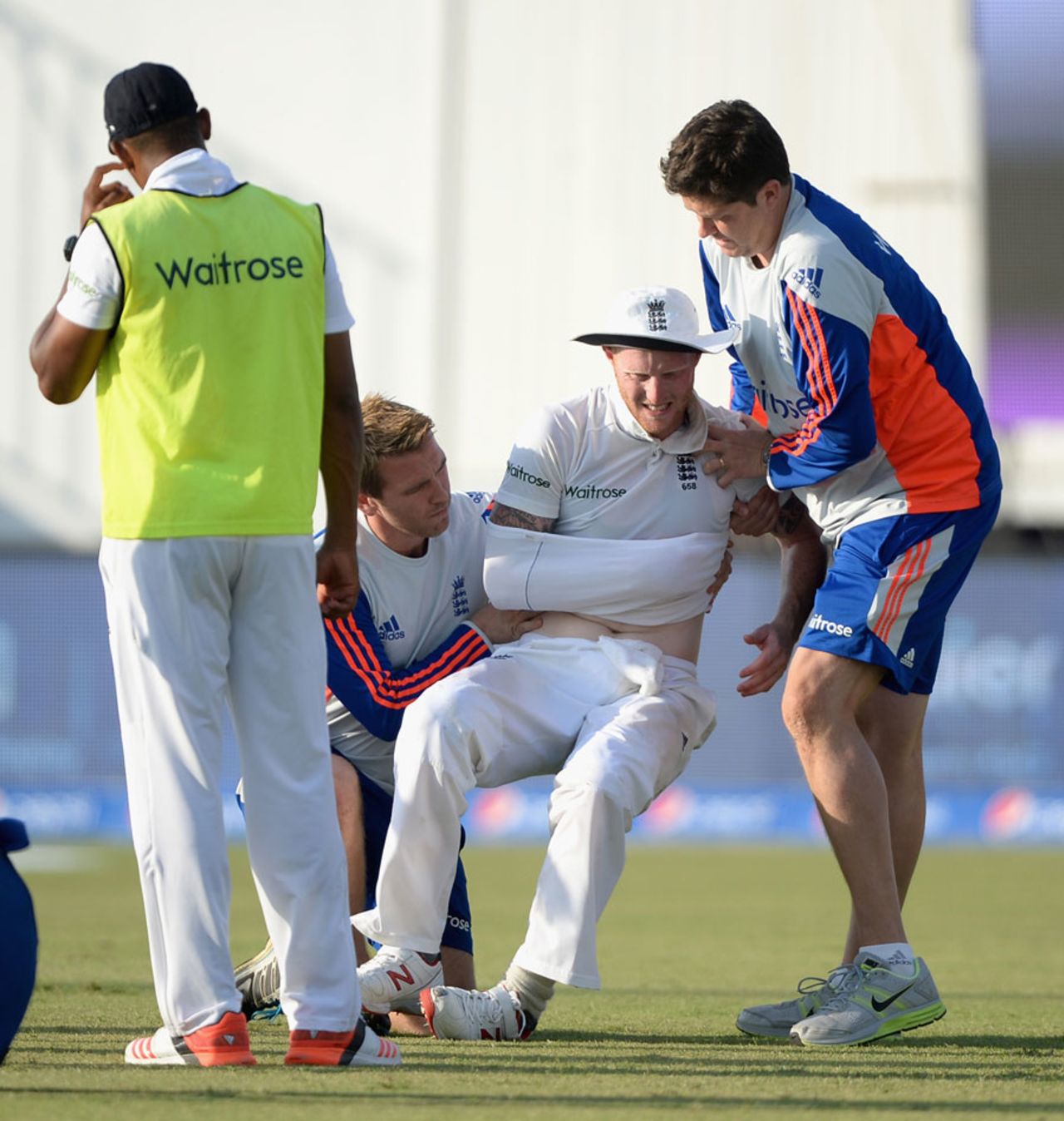 Ben Stokes needed treatment after sustaining a serious-looking shoulder injury, Pakistan v England, third Test, Sharjah, 1st day, November 1, 2015