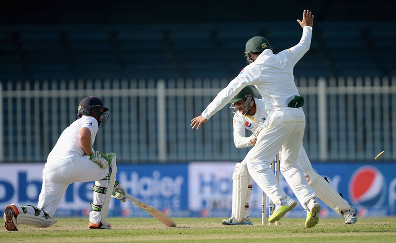 Ian Bell was stumped for 40 off the bowling of Yasir Shah, Pakistan v England, 3rd Test, Sharjah, 2nd day, November 2, 2015