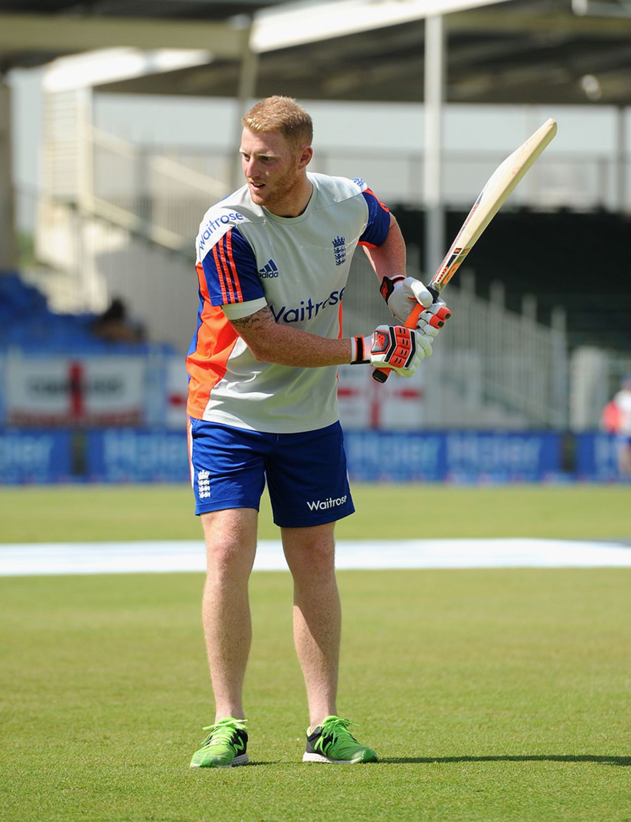 Ben Stokes had a few practice hits on the outfield during lunch, Pakistan v England, 3rd Test, Sharjah, 3rd day, November 3, 2015