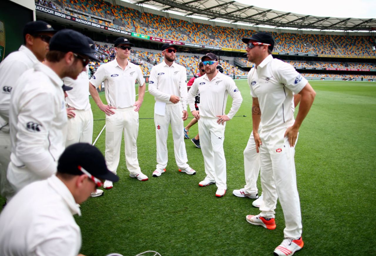 Brendon McCullum has a chat with his team before heading out at the Gabba, Australia v New Zealand, 1st Test, Brisbane, 1st day, November 5, 2015