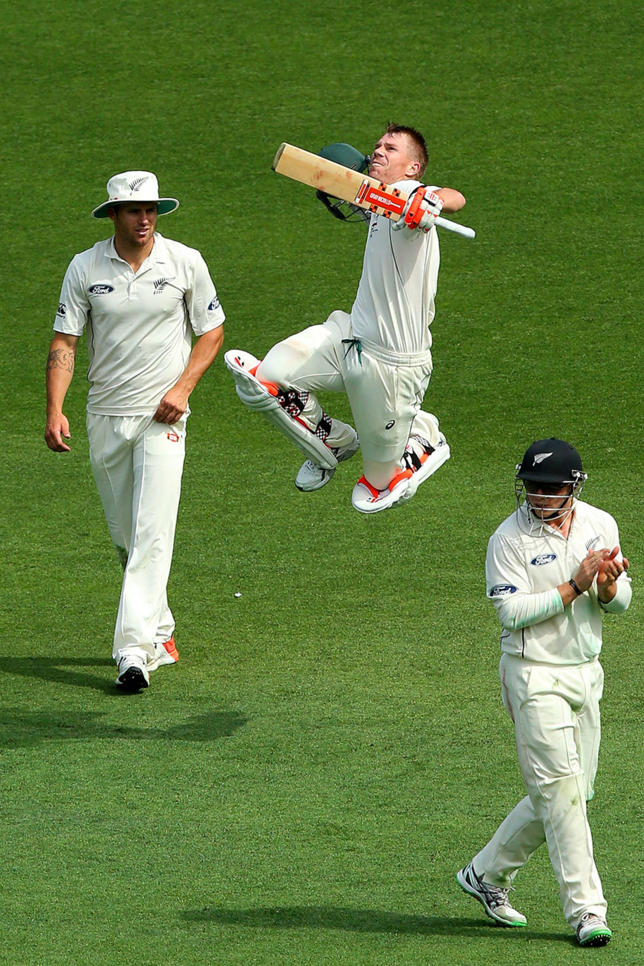 David Warner got on top of New Zealand with a brisk century, Australia v New Zealand, 1st Test, Brisbane, 1st day, November 5, 2015
