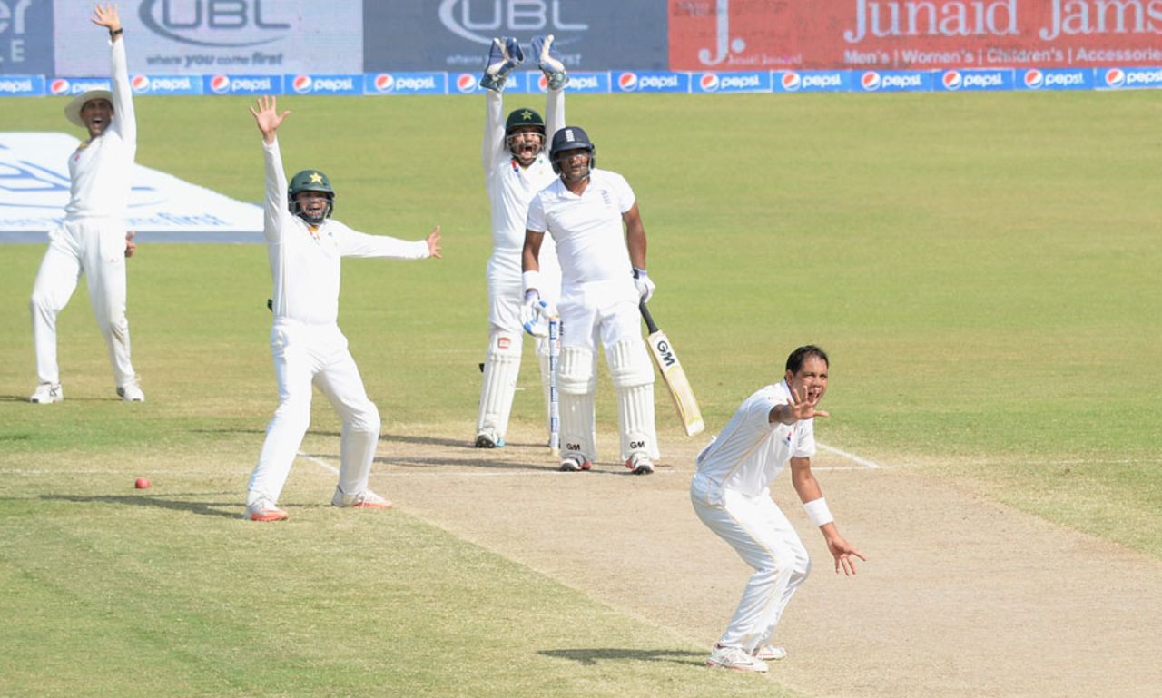 Samit Patel was lbw to his first ball, Pakistan v England, 3rd Test, Sharjah, 5th day, November 5, 2015