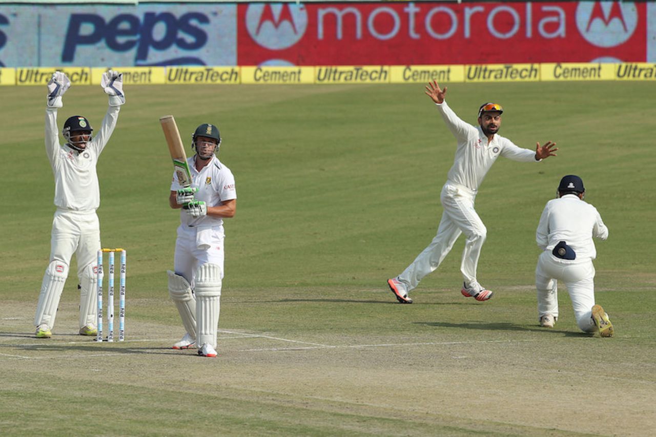 India appeal for AB de Villiers' wicket, India v South Africa, 1st Test, Mohali, 2nd day, November 6, 2015