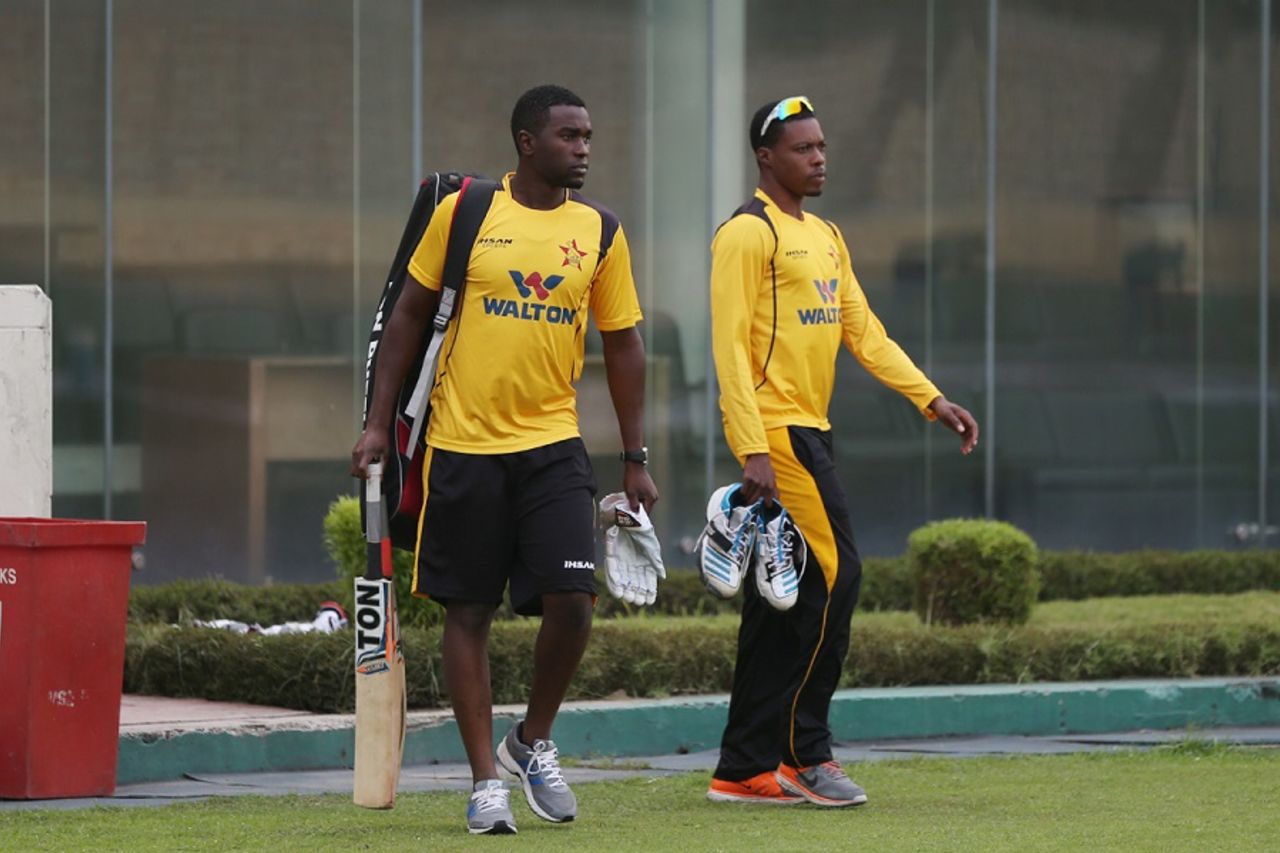 Elton Chigumbura gears up for a training session, Mirpur, November 6, 2015