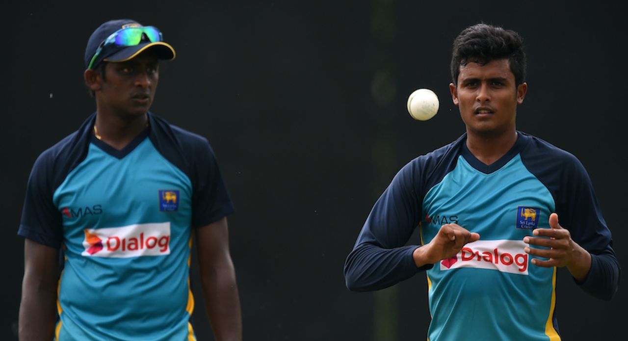 Jeffrey Vandersay waits for his turn to bowl during Sri Lanka's training session, Pallekele, November 6, 2015