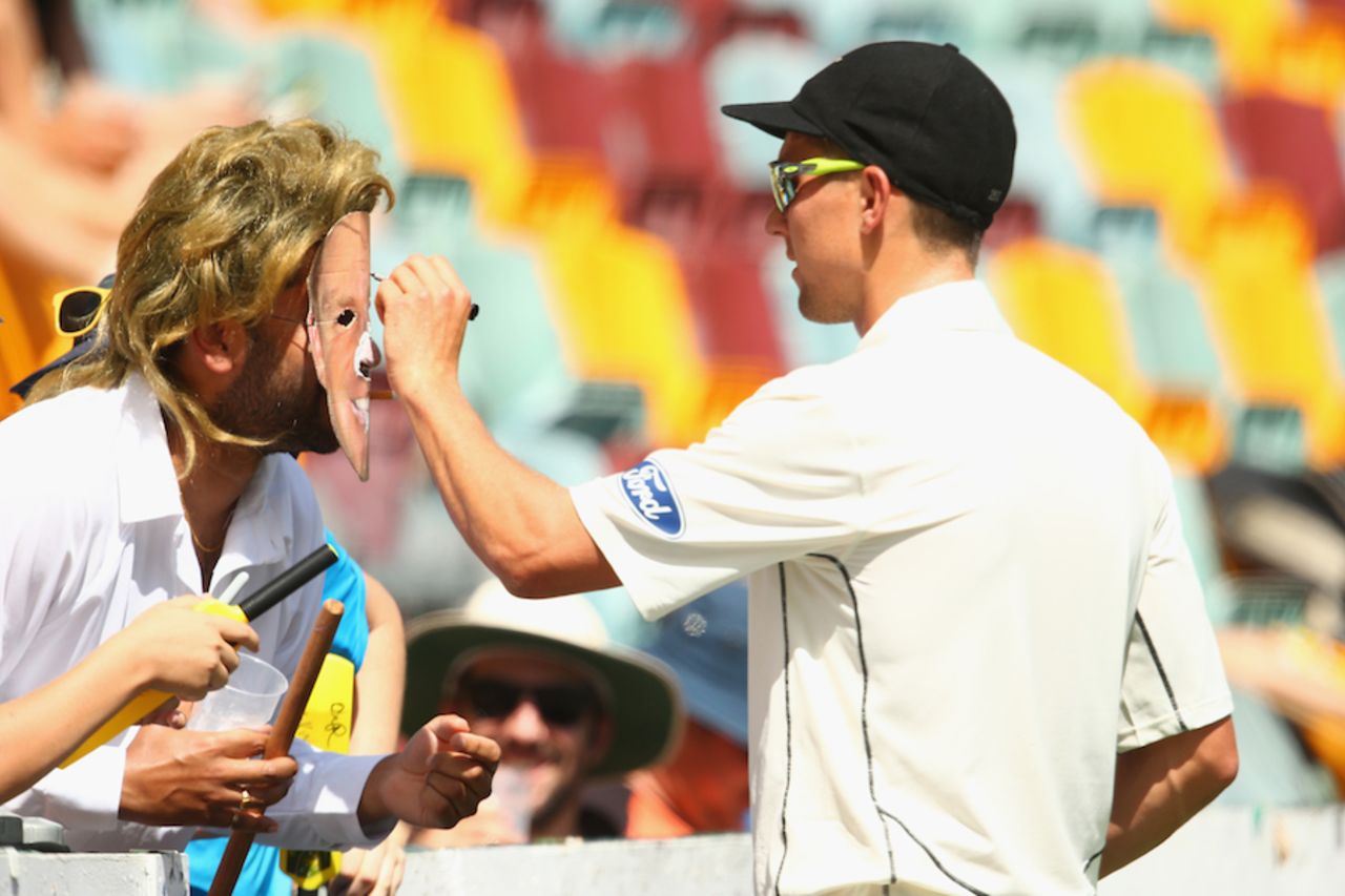 In your face: A spectator gets his mask signed by Trent Boult, Australia v New Zealand, 1st Test, Brisbane, 3rd day, November 7, 2015