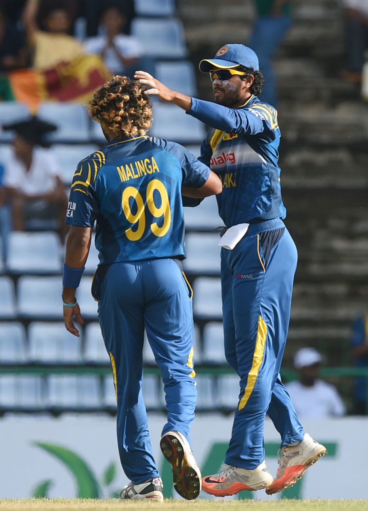Lasith Malinga is congratulated by Dinesh Chandimal for the wicket of Jermaine Blackwood, Sri Lanka v West Indies, 3rd ODI, Pallekele, November 7, 2015