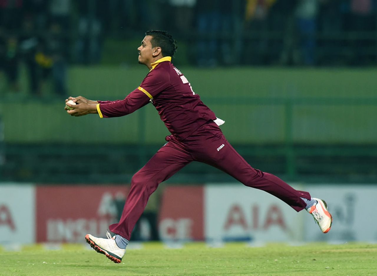 Sunil Narine takes a catch off his own bowling, Sri Lanka v West Indies, 1st T20, Pallekele, November 9, 2015