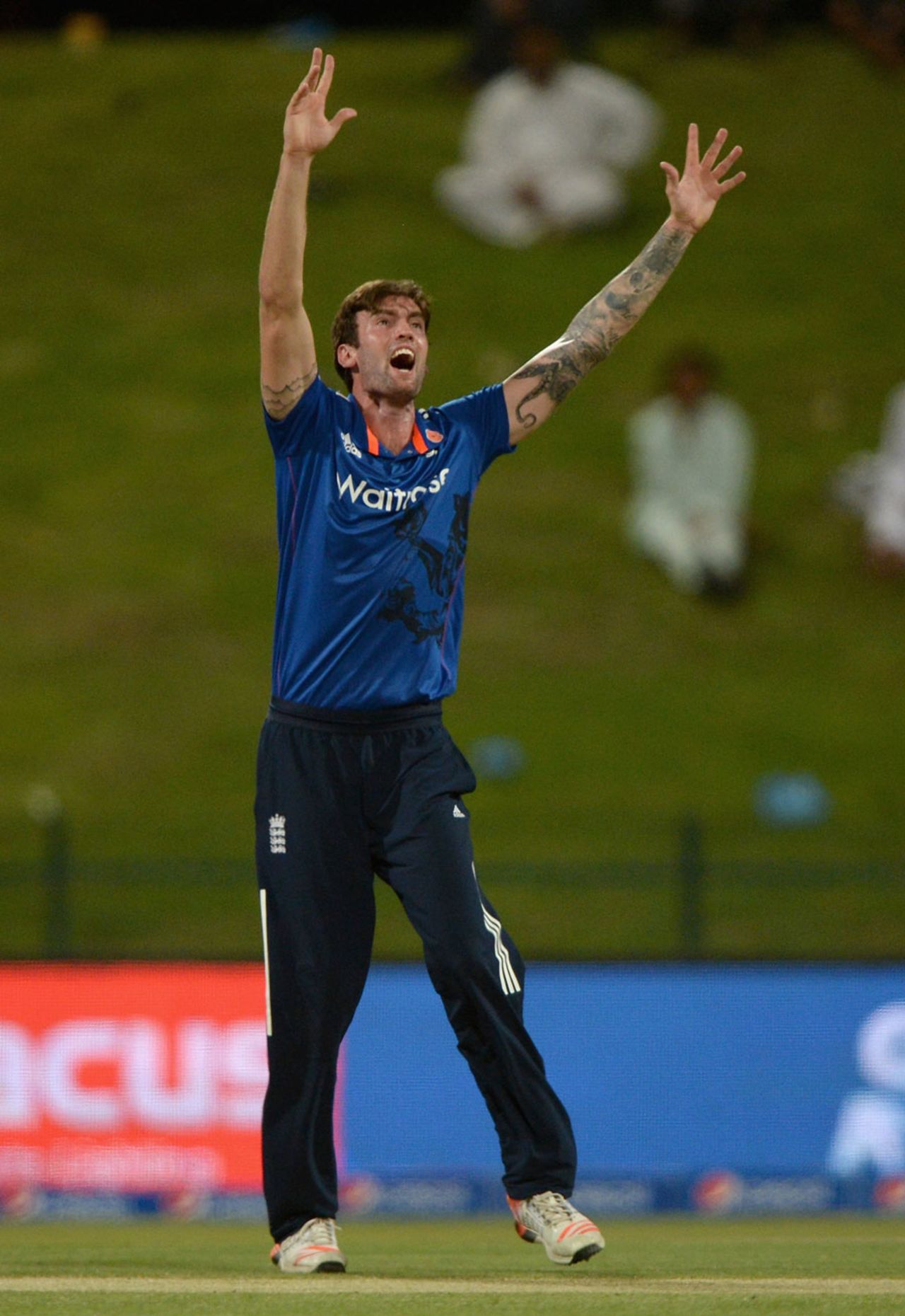Reece Topley struck twice early on in the chase, Pakistan v England, 1st ODI, Abu Dhabi, November 11, 2015