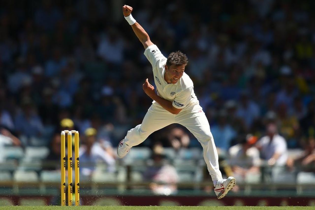 Trent Boult sends down a delivery, Australia v New Zealand, 2nd Test, Perth, 1st day, November 13, 2015