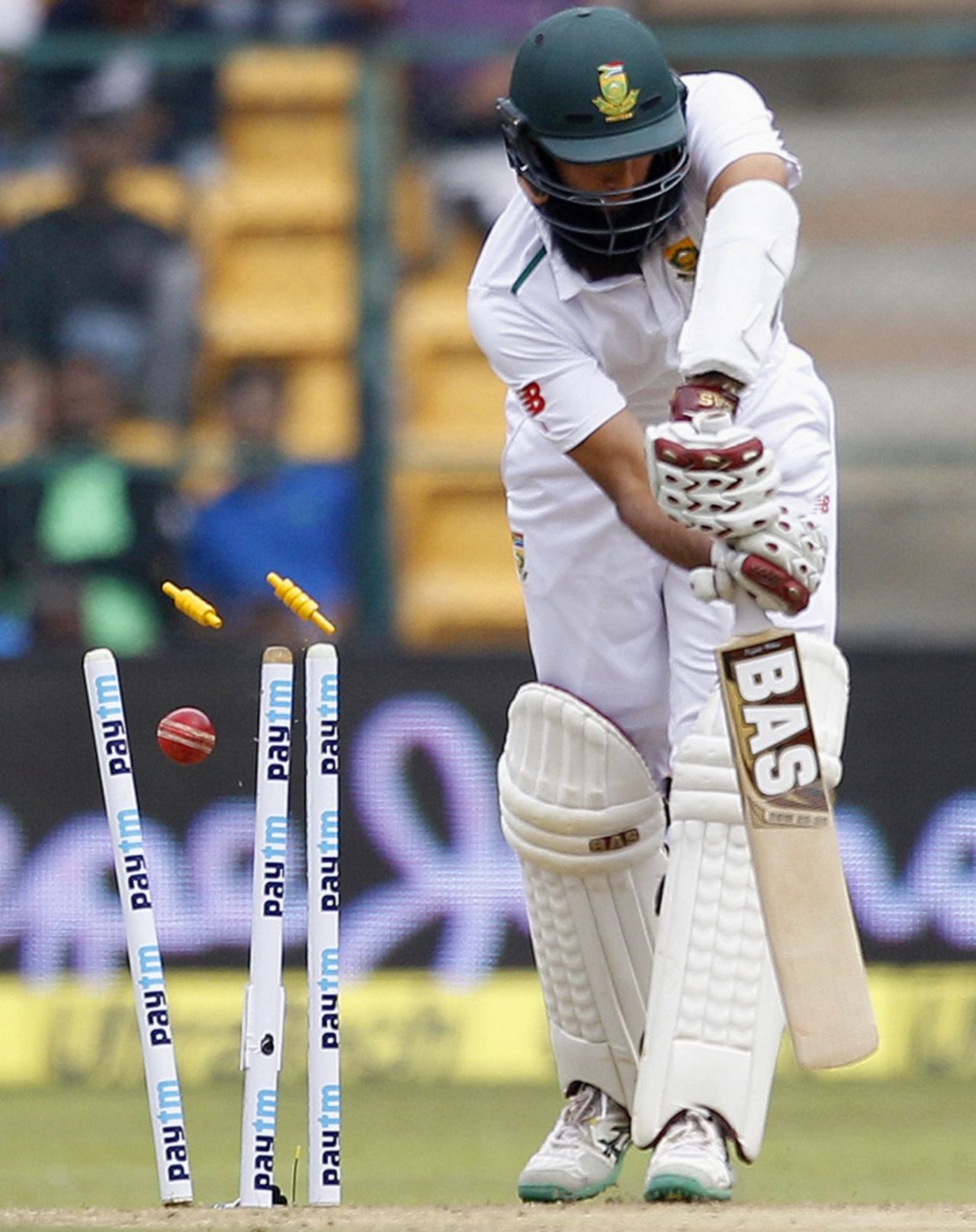 Hashim Amla's defence is breached by Varun Aaron, India v South Africa, 2nd Test, 1st day, Bangalore, November 14, 2015