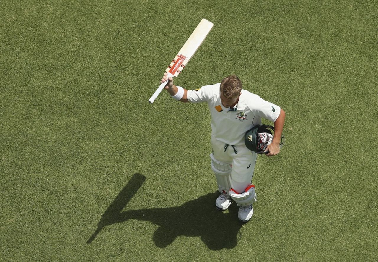 David Warner takes in the applause as he walks back, Australia v New Zealand, 2nd Test, Perth, 2nd day, November 14, 2015