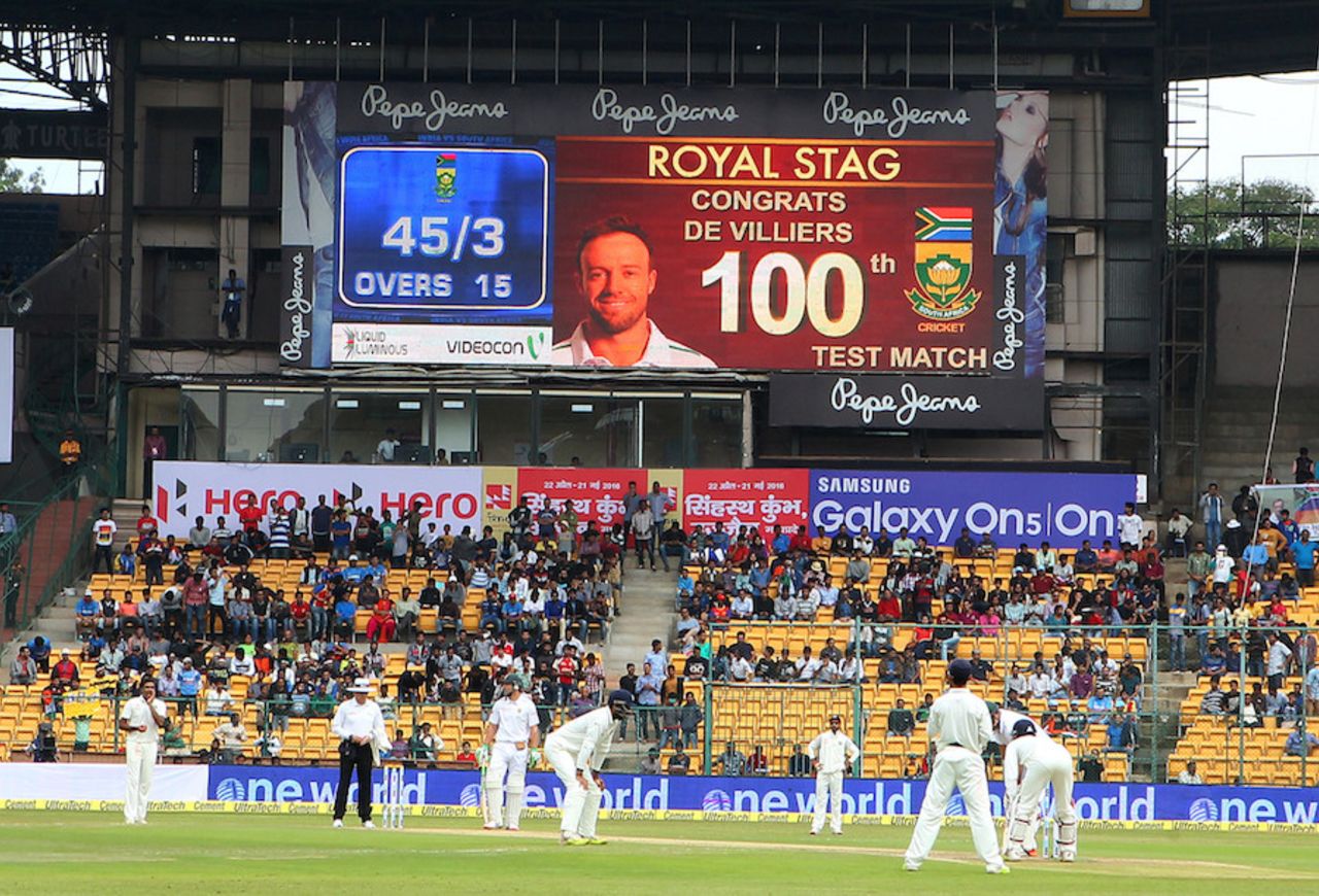 The Chinnaswamy screen acknowledges AB de Villiers' feat, India v South Africa, 2nd Test, 1st day, Bangalore, November 14, 2015