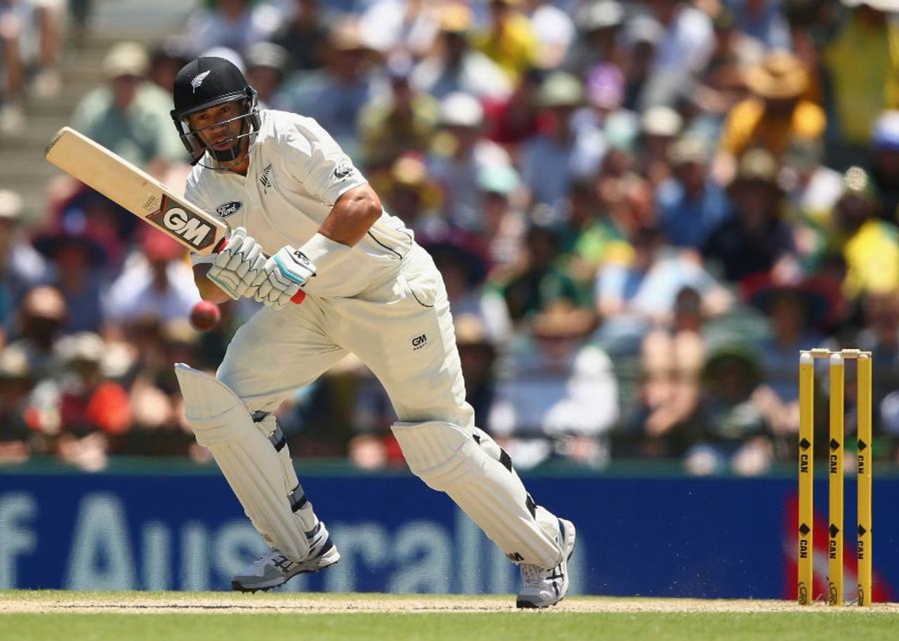 Ross Taylor clips one through the leg side, Australia v New Zealand, 2nd Test, Perth, 3rd day, November 15, 2015