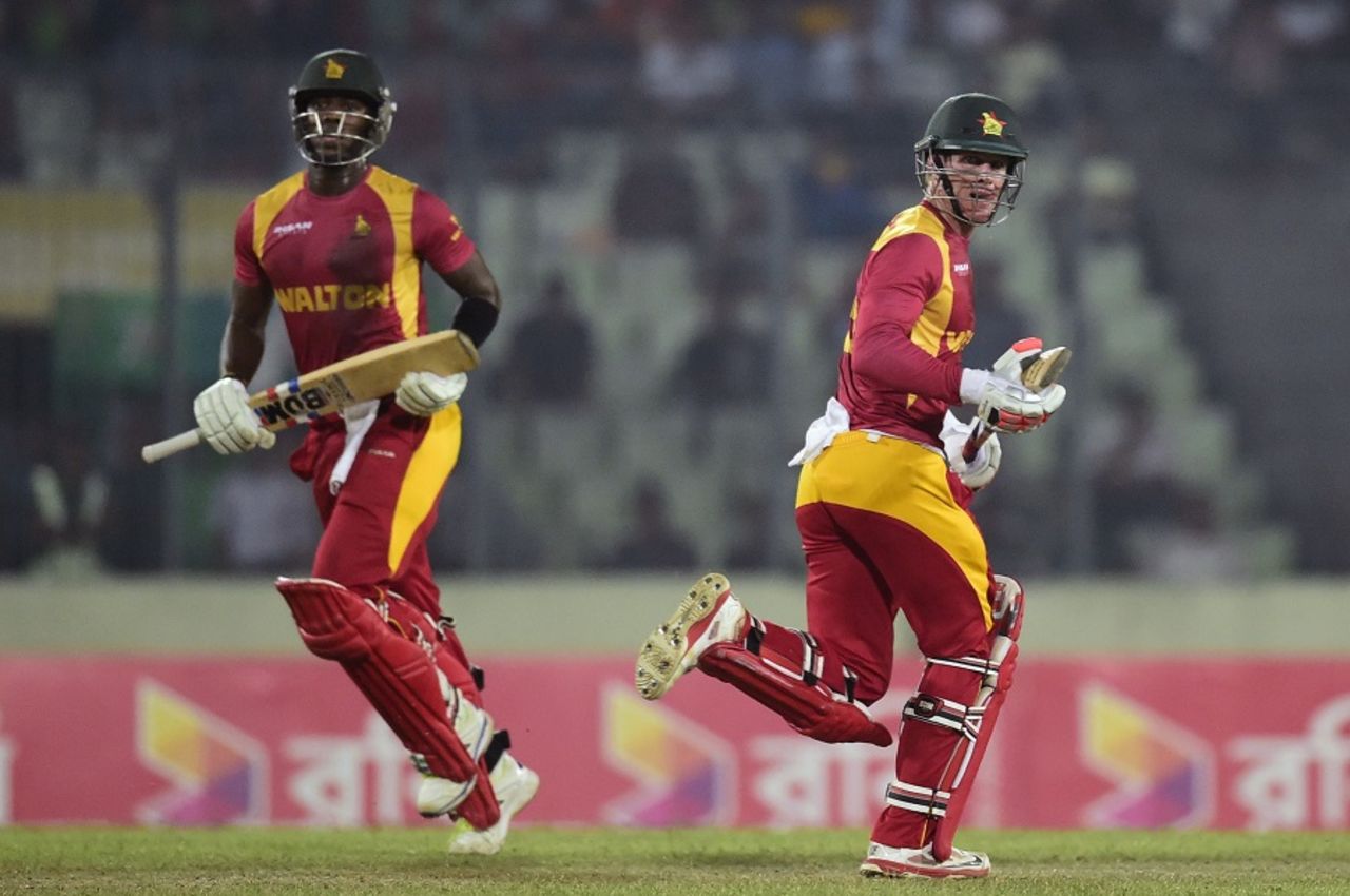Malcolm Waller and Luke Jongwe complete a single, Bangladesh v Zimbabwe, 2nd T20I, Dhaka, November 15, 2015 