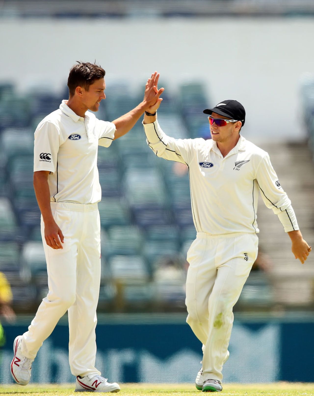 Trent Boult got Steven Smith early on the final day, Australia v New Zealand, 2nd Test, Perth, 5th day, November 17, 2015