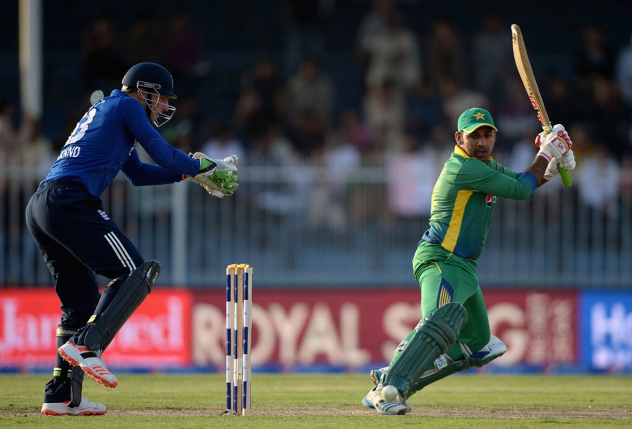 Sarfraz Ahmed made a lively 26 off 26 balls, Pakistan v England, 3rd ODI, Sharjah, November 17, 2015