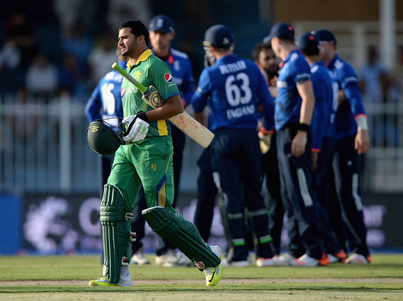 Azhar Ali was run out during a mix-up with Mohammad Hafeez, Pakistan v England, 3rd ODI, Sharjah, November 17, 2015