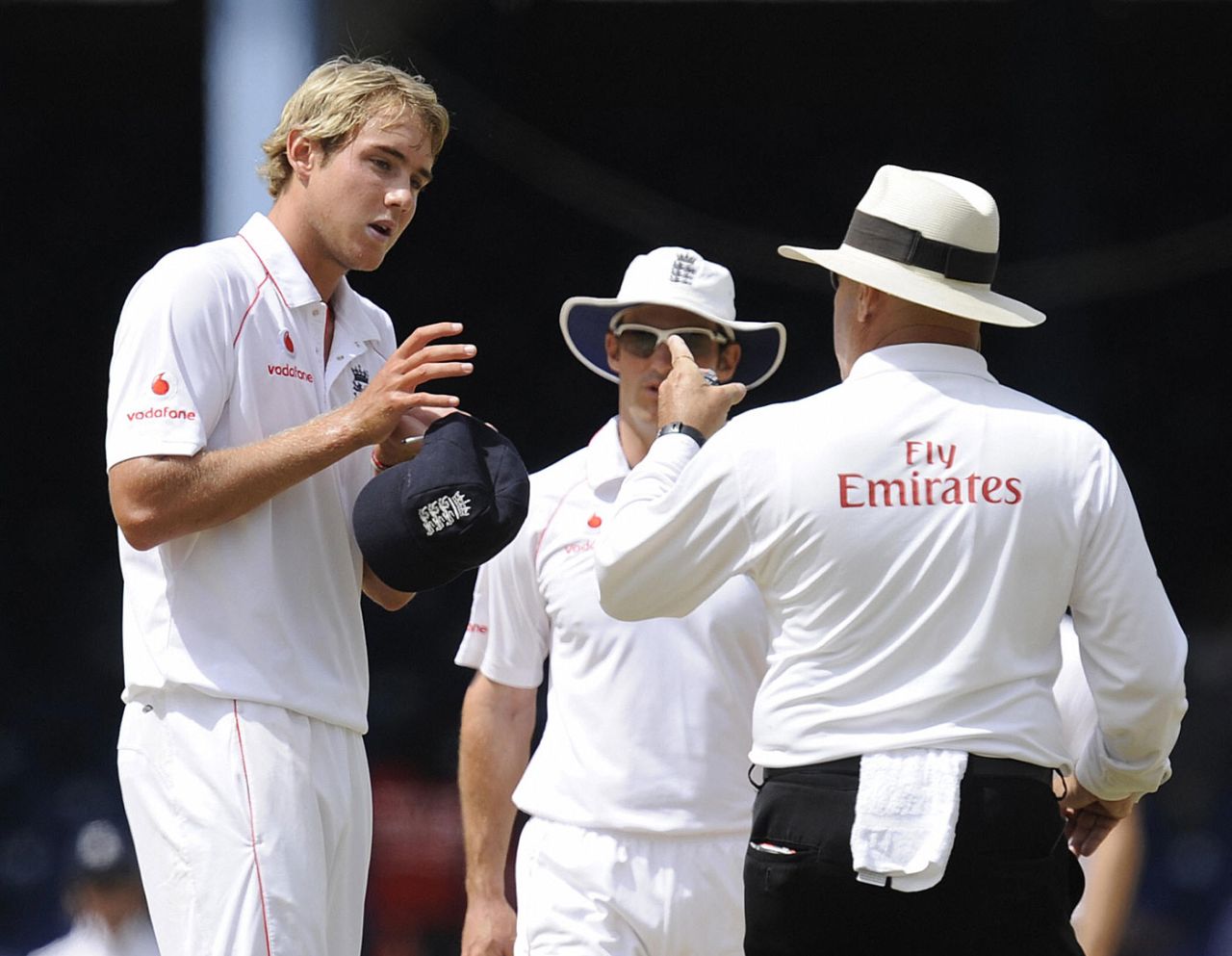 Umpire Daryl Harper has a word with Stuart Broad, West Indies v England, 5th Test, Trinidad, 4th day, March 9, 2009