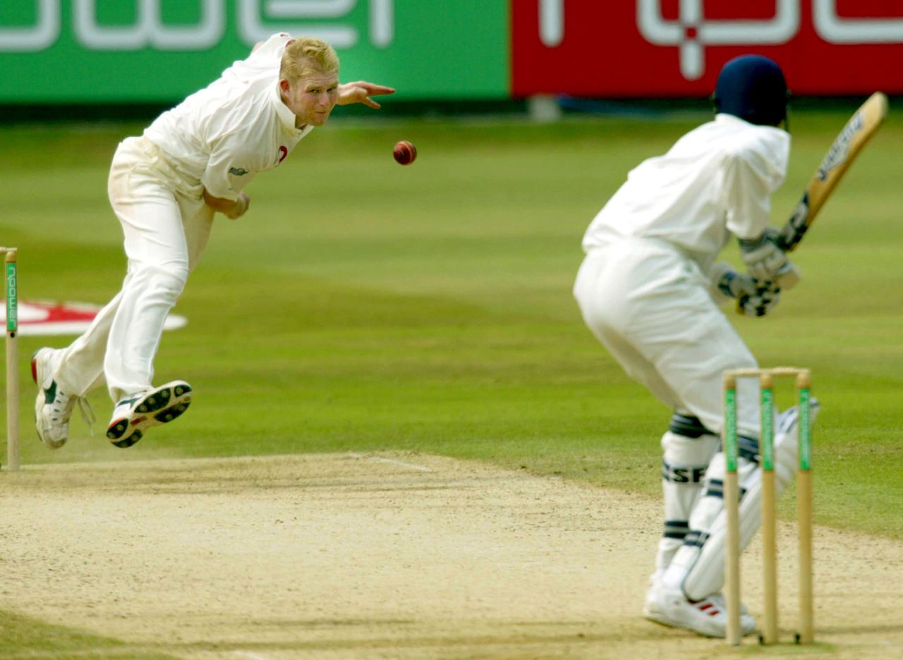Matthew Hoggard bowls to Ajit Agarkar, England v India, 1st Test, Lord's, July 29, 2002
