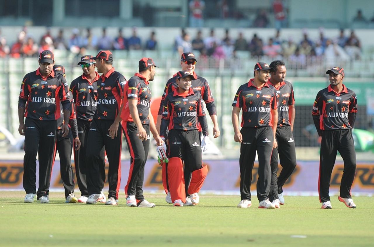 Mushfiqur Rahim was late to the toss as a result of two of his players in Sylhet Superstars not having NOCs, Sylhet Superstars v Chittagong Vikings, BPL, Mirpur, November 23, 2015