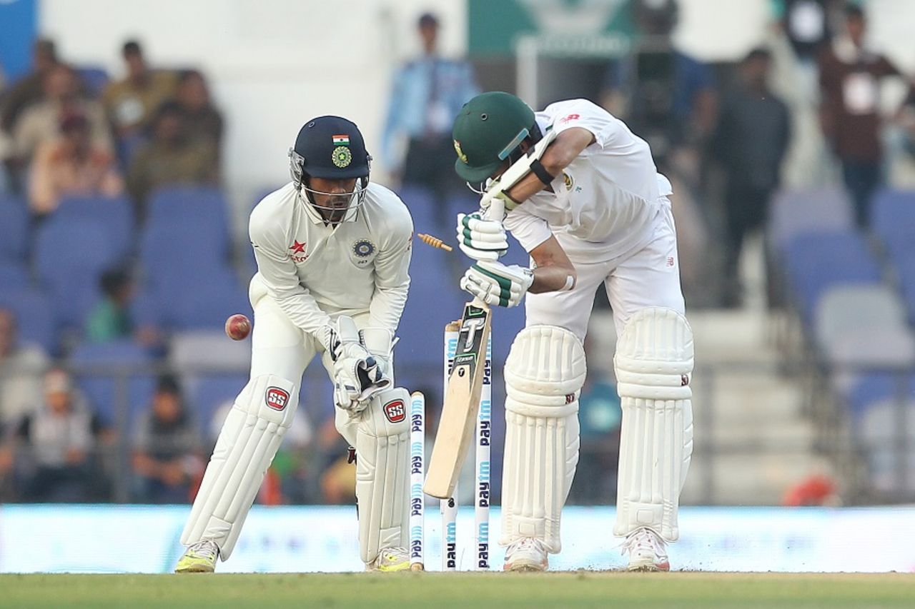 Imran Tahir was bowled by Ravindra Jadeja, India v South Africa, 3rd Test, Nagpur, 1st day, November 25, 2015