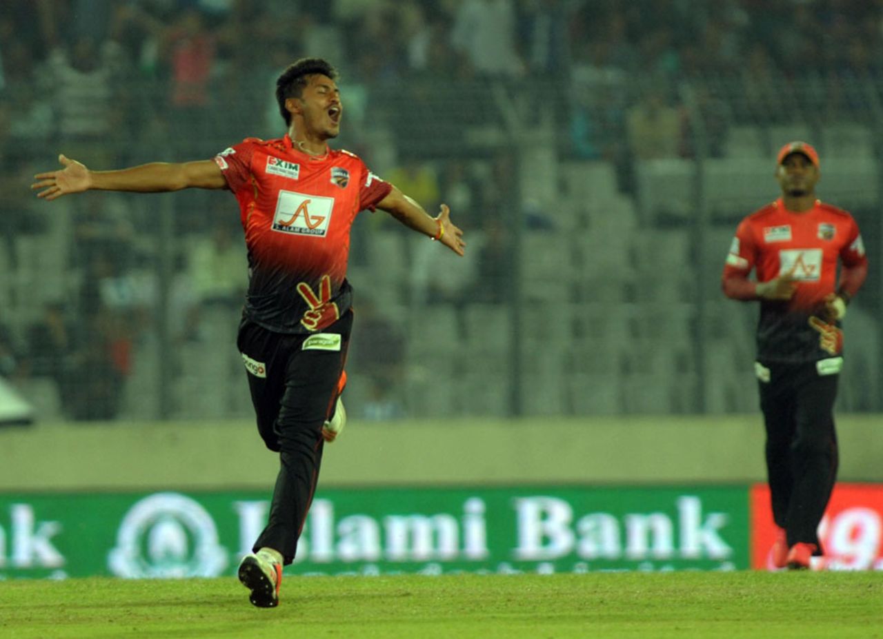 Abu Hider picked up 2 for 21, Comilla Victorians v Barisal Bulls, Bangladesh Premier League, Dhaka, November 25, 2015