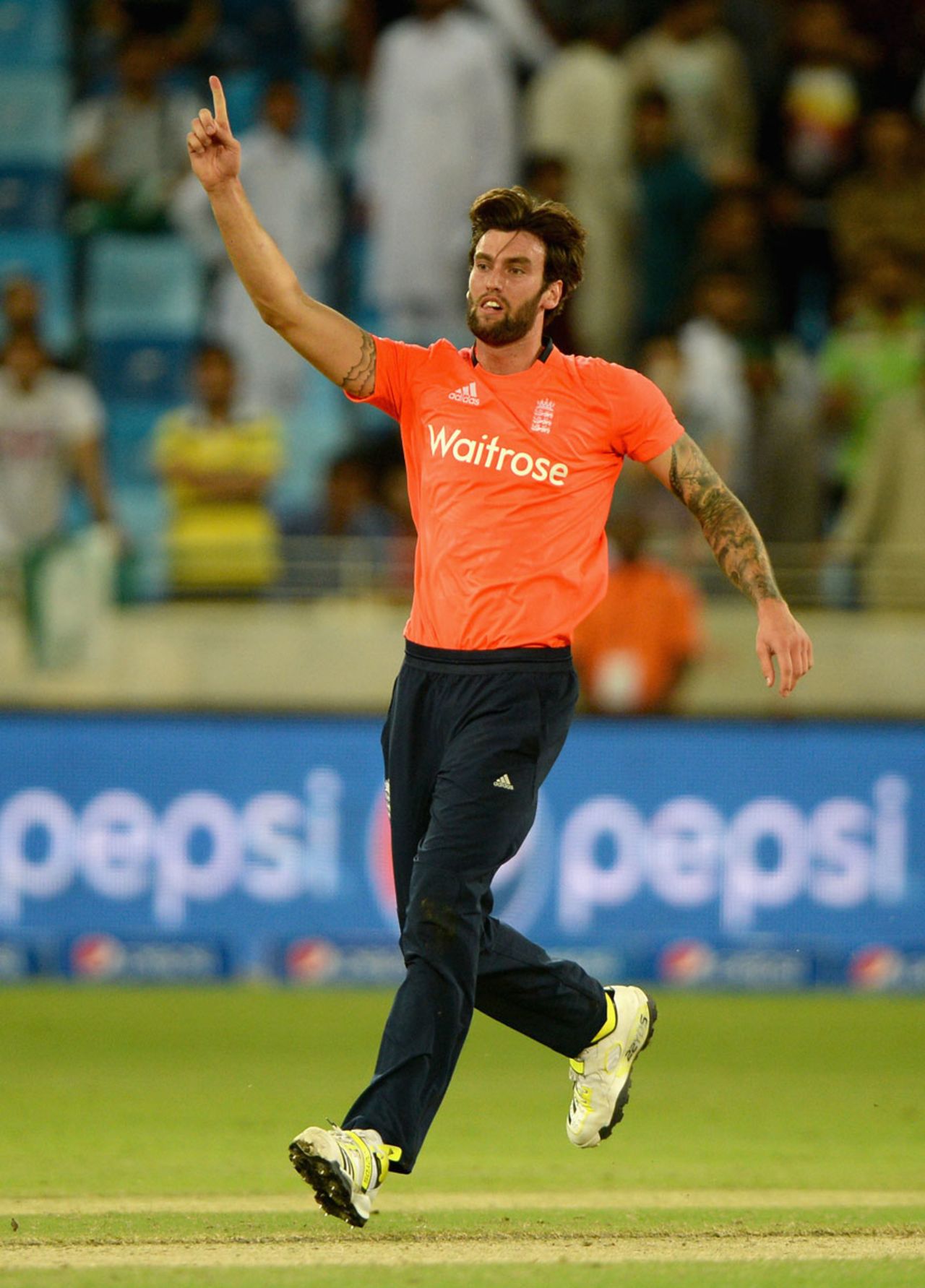 Reece Topley wrapped up the match with figures of 3 for 24, Pakistan v England, first T20, Dubai, November 26, 2015