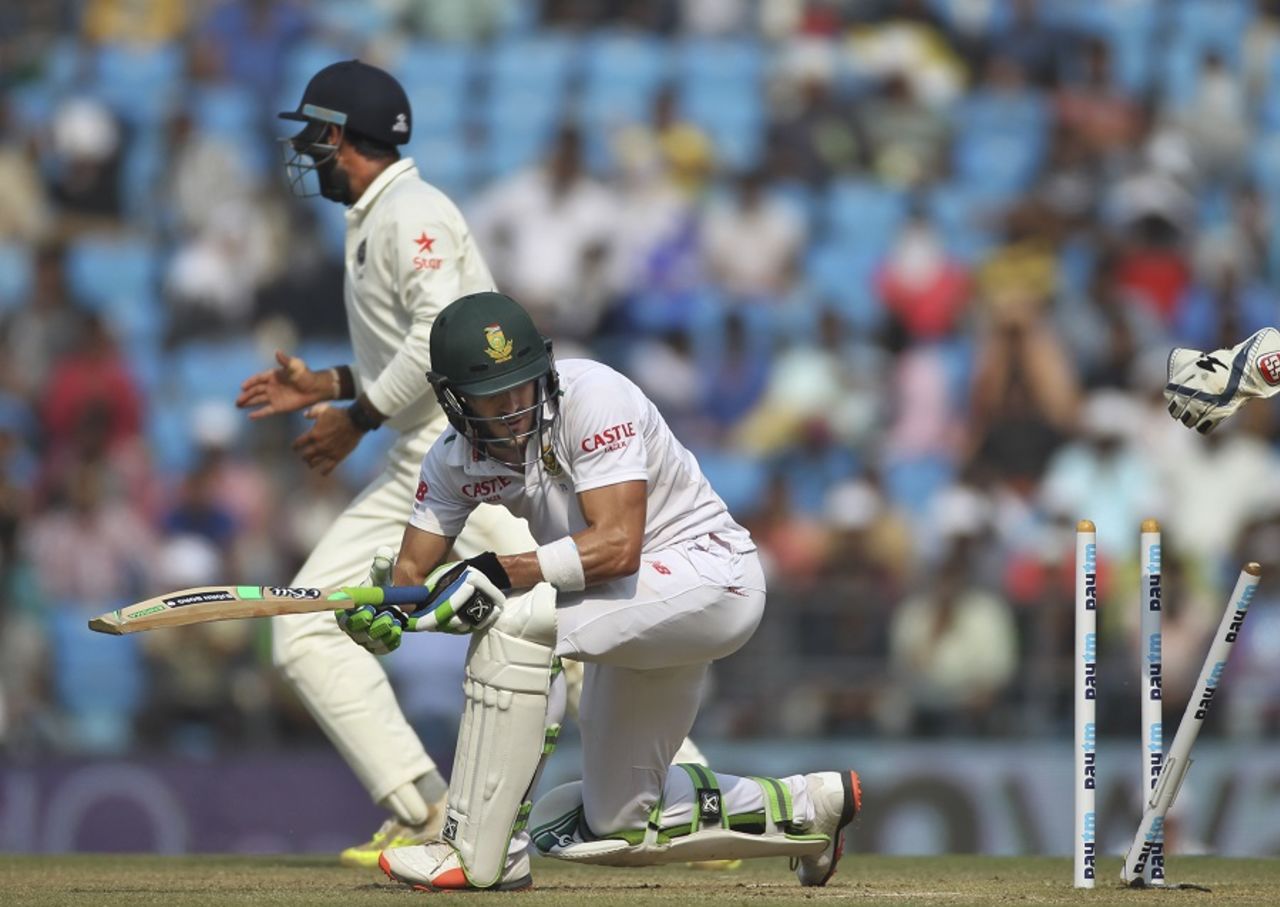 Faf de Plessis was bowled by Amit Mishra , India v South Africa, 3rd Test, Nagpur, 3rd day, November 27, 2015