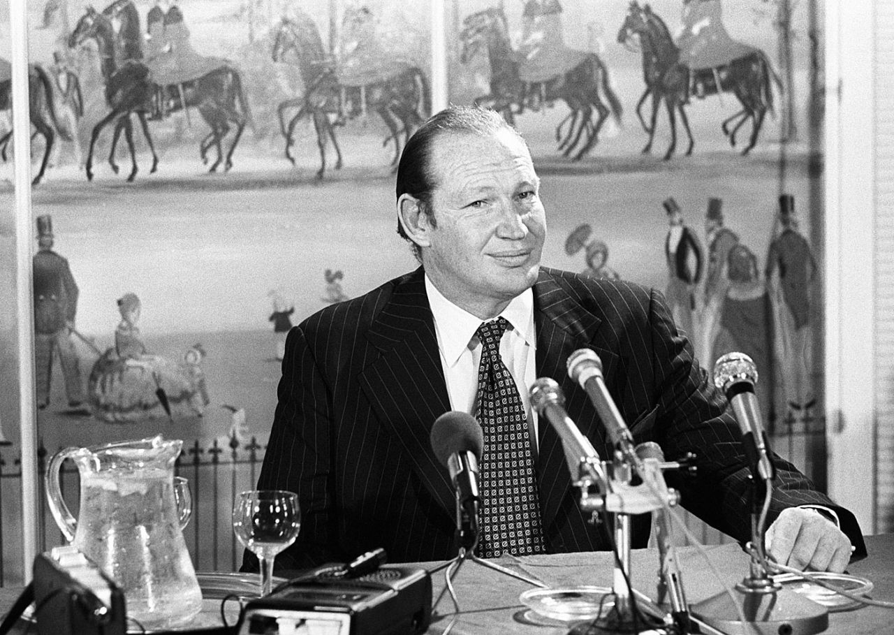 Kerry Packer at a press conference, London, August 2, 1977