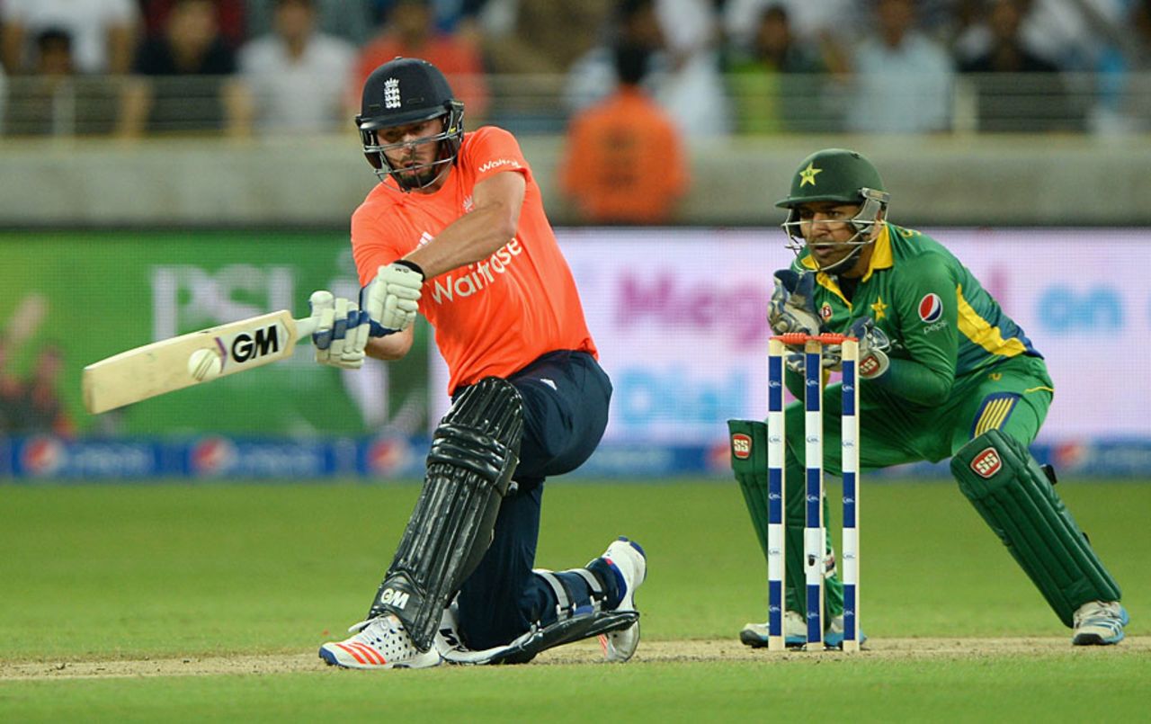 James Vince played another composed innings, Pakistan v England, 2nd T20, Dubai, November 27, 2015