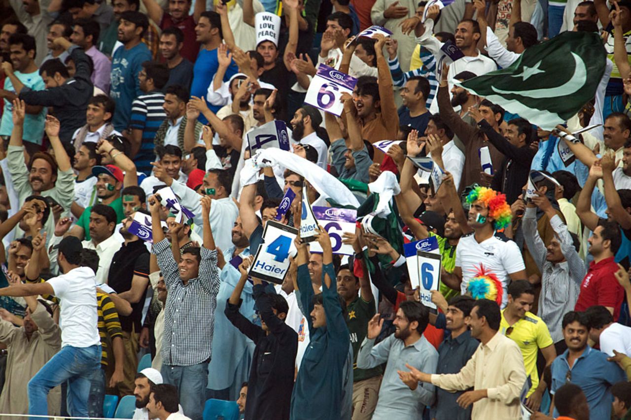 A full house created a fantastic atmosphere in Dubai, Pakistan v England, 2nd T20, Dubai, November 27, 2015