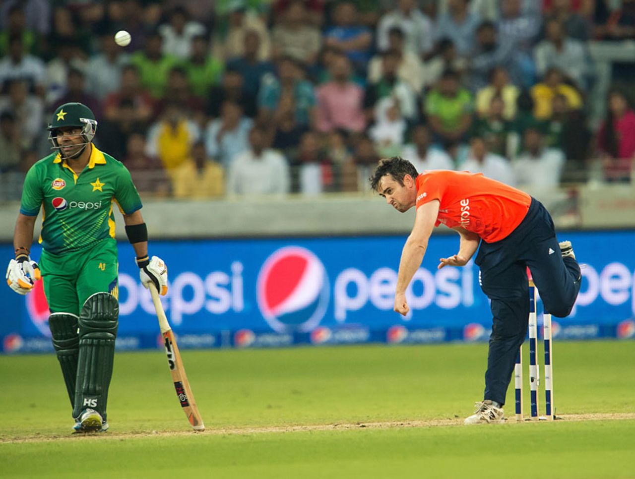 Stephen Parry varied his pace intelligently, Pakistan v England, 2nd T20, Dubai, November 27, 2015